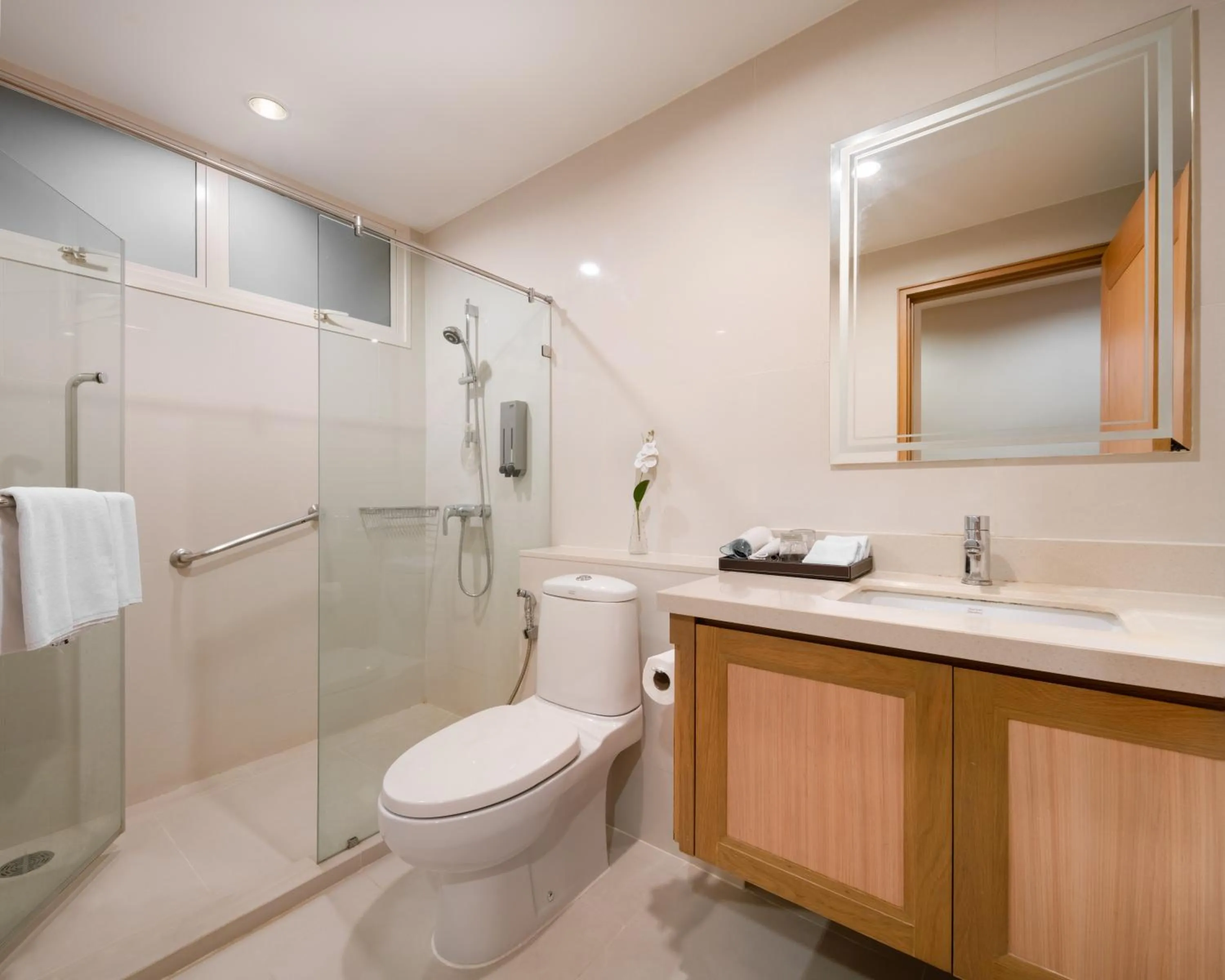 Bathroom in North Park Serviced Apartment Bangkok