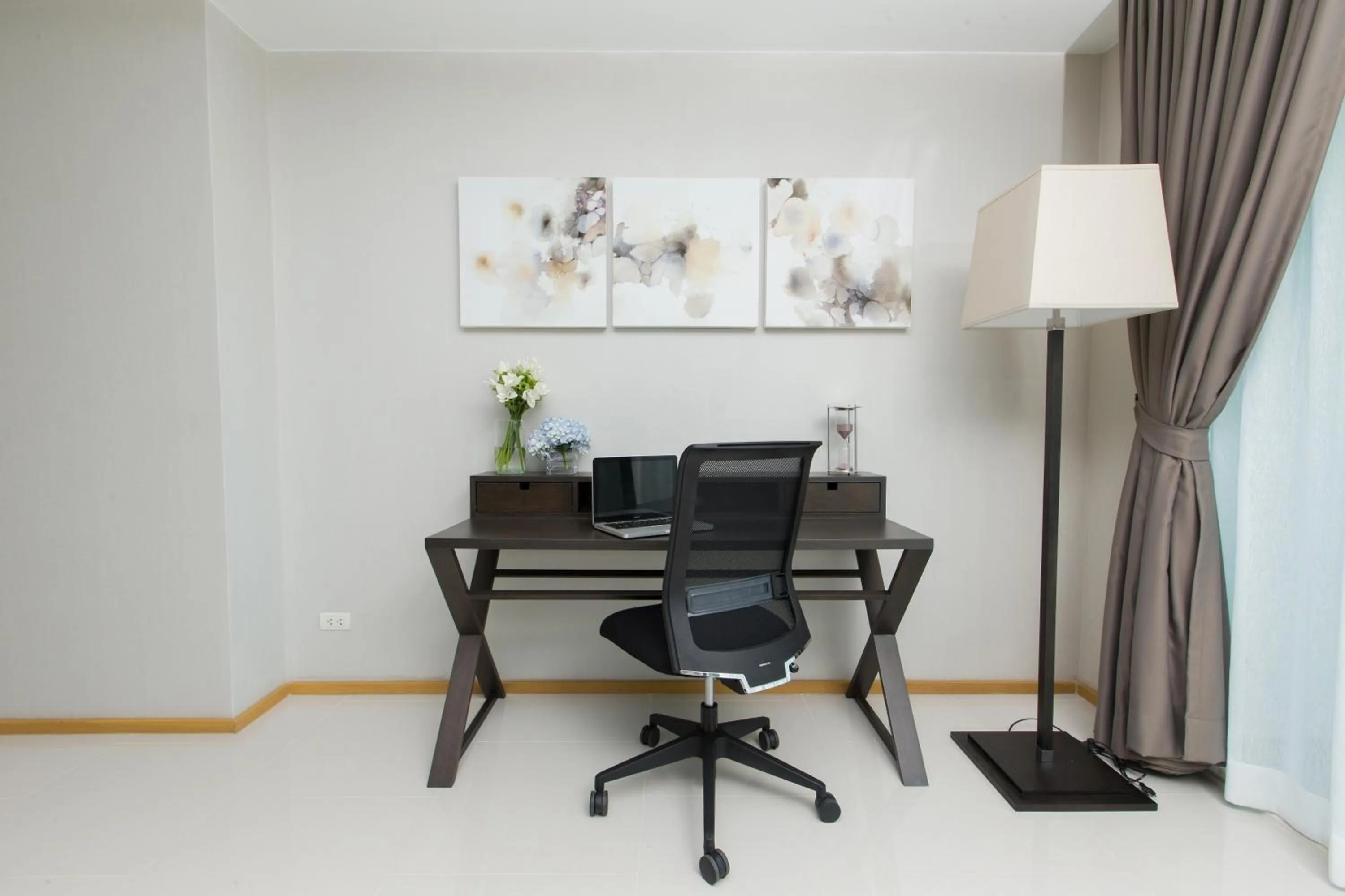 Living room in North Park Serviced Apartment Bangkok
