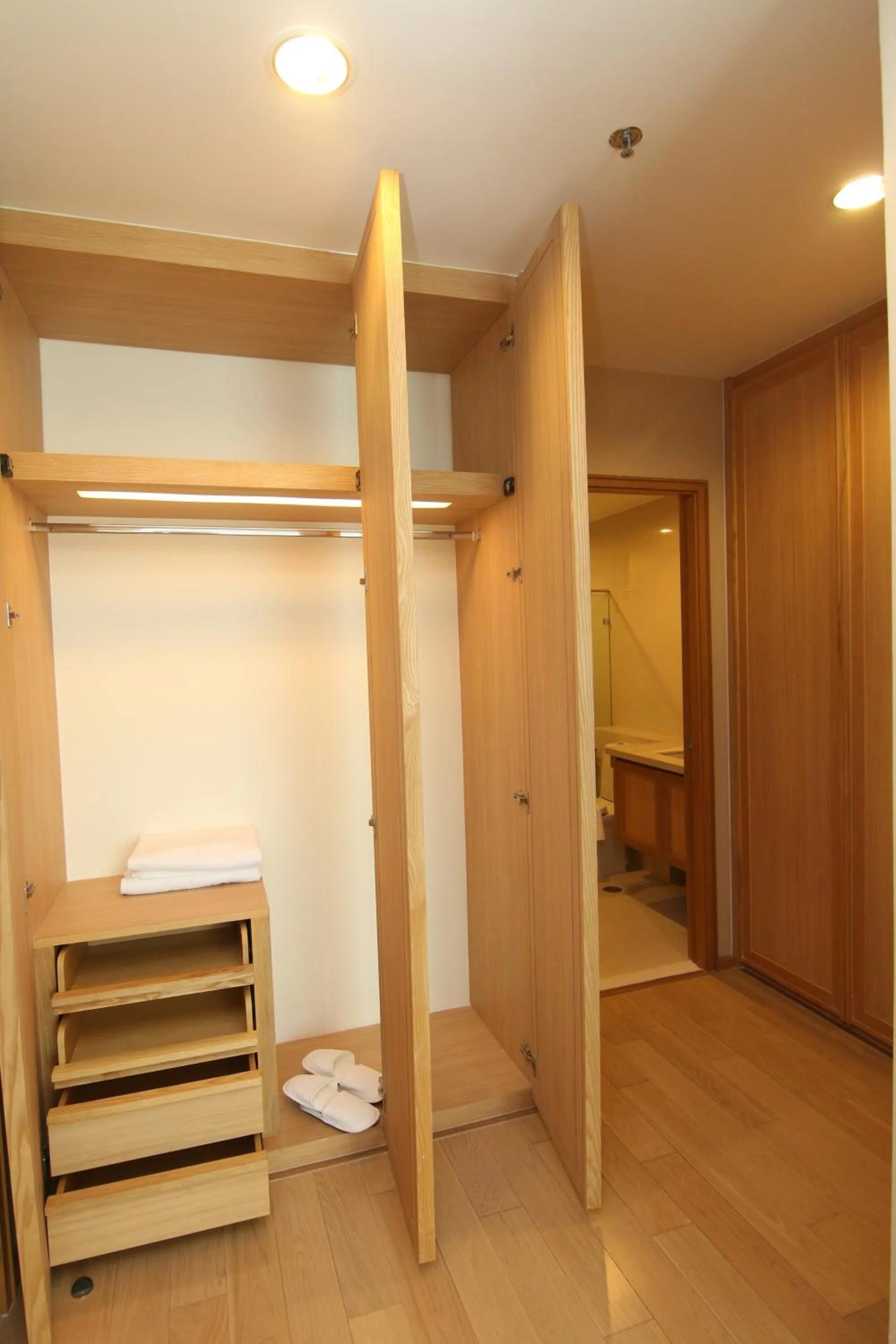 wardrobe in North Park Serviced Apartment Bangkok