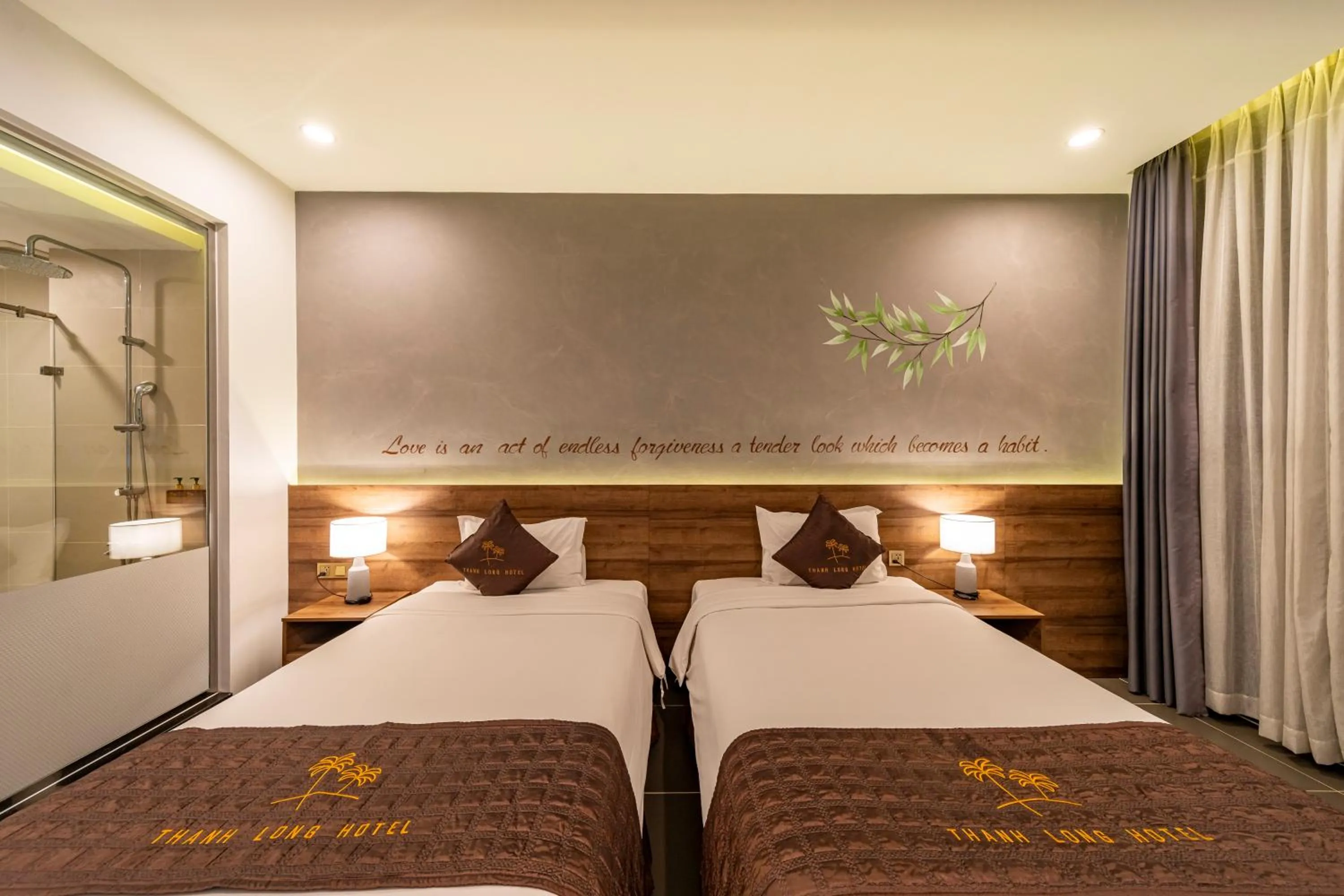 Bed in Thanh Long Hotel - Bach Dang