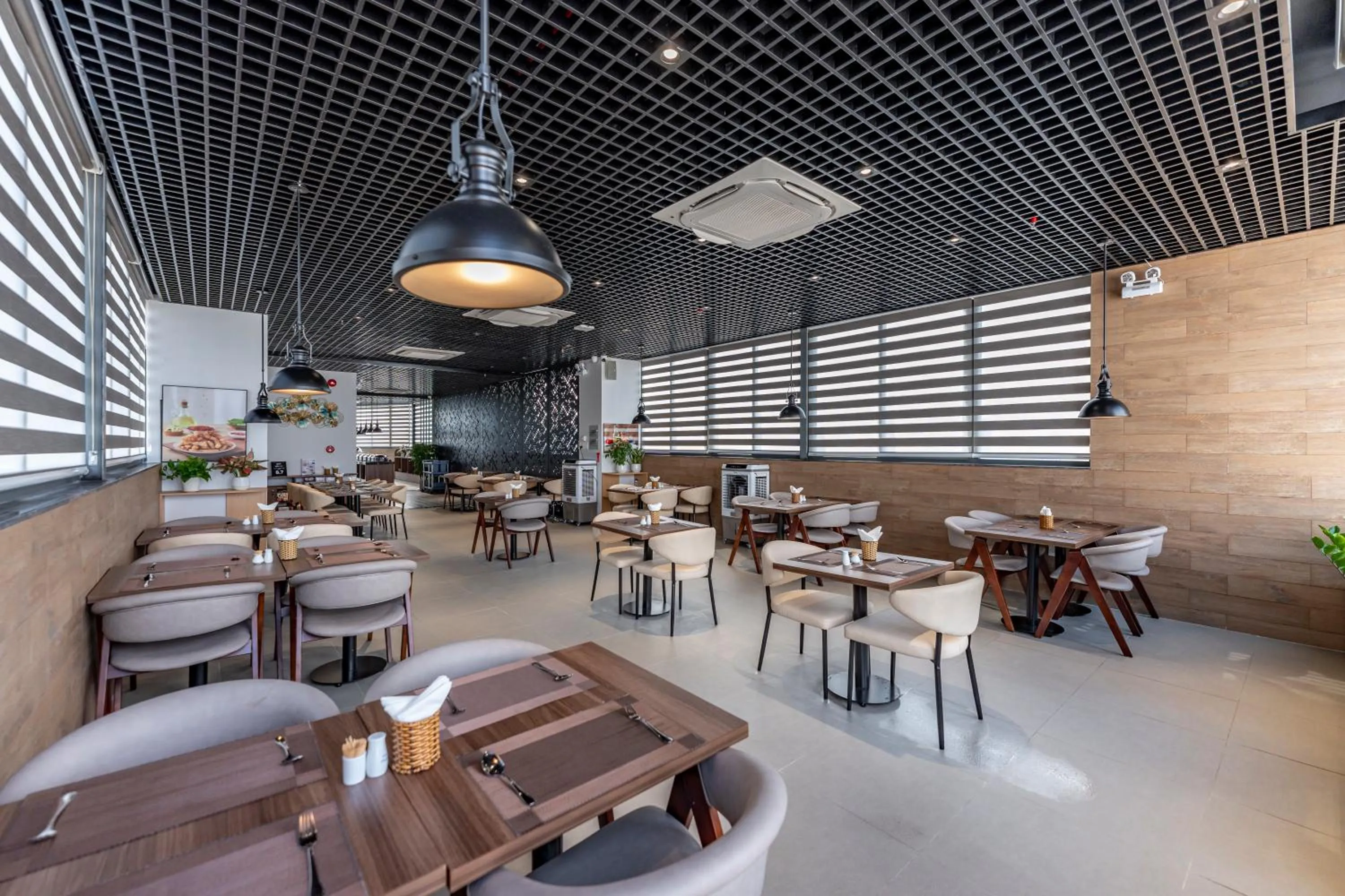 Restaurant/places to eat in Thanh Long Hotel - Bach Dang