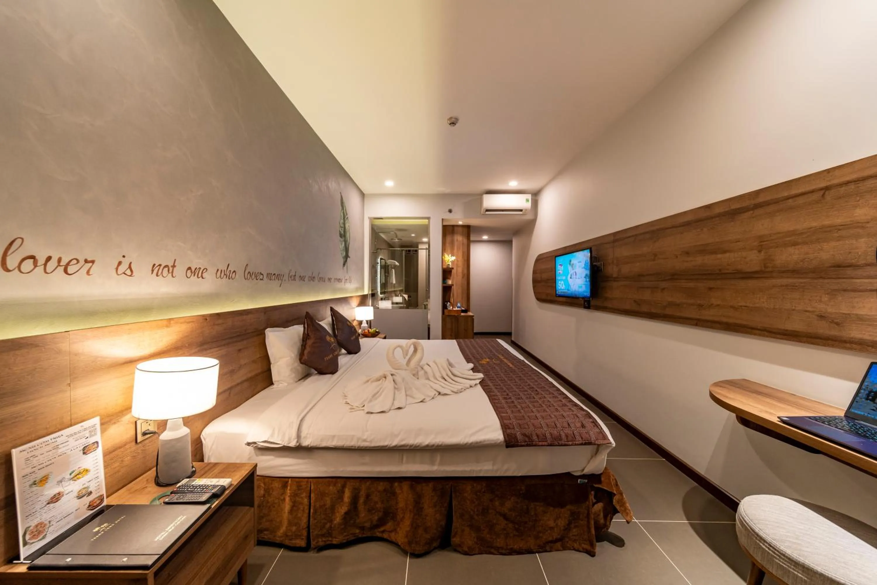 Photo of the whole room, Bed in Thanh Long Hotel - Bach Dang