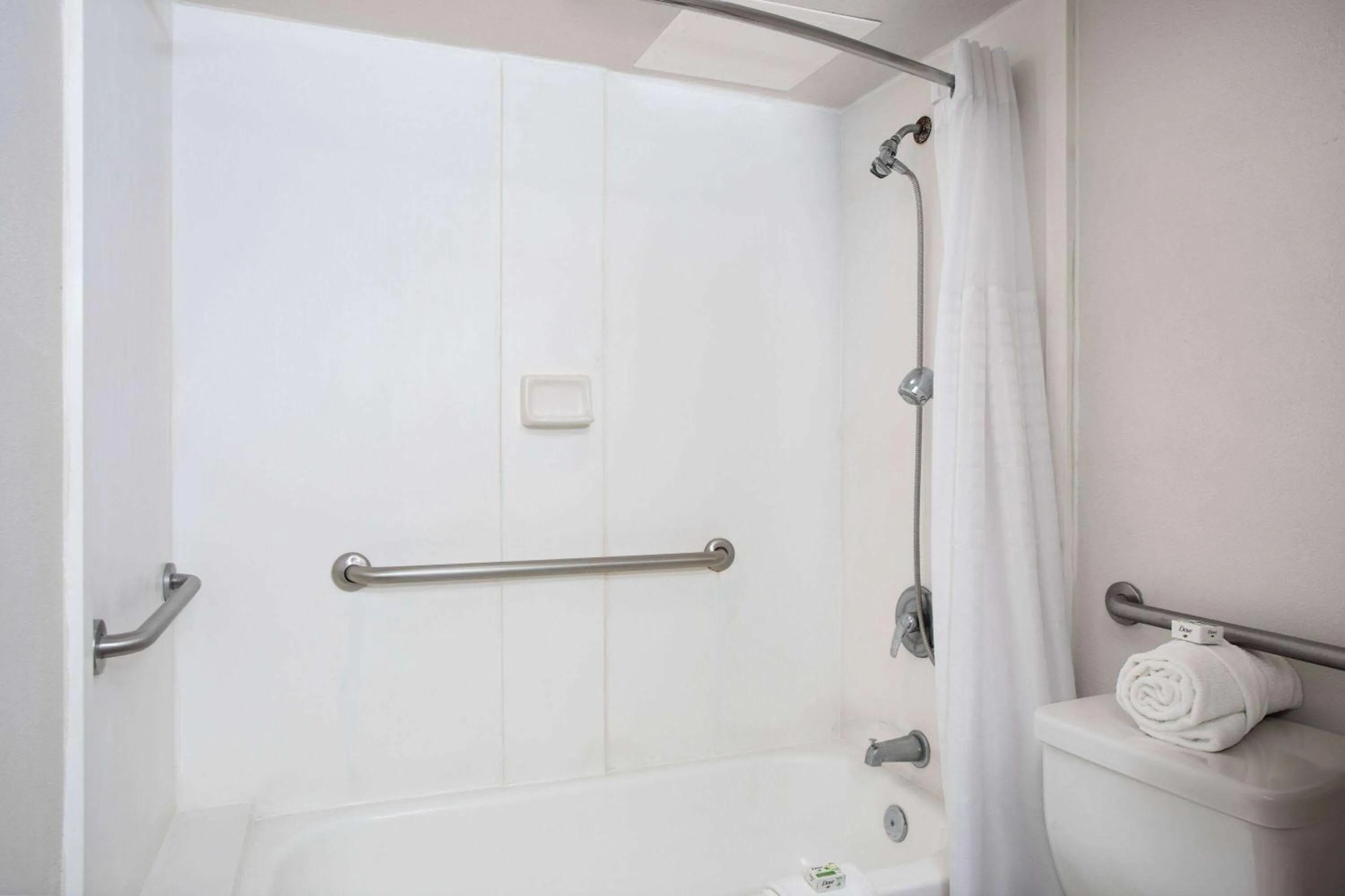 Bathroom in La Quinta Inn by Wyndham Cocoa Beach-Port Canaveral
