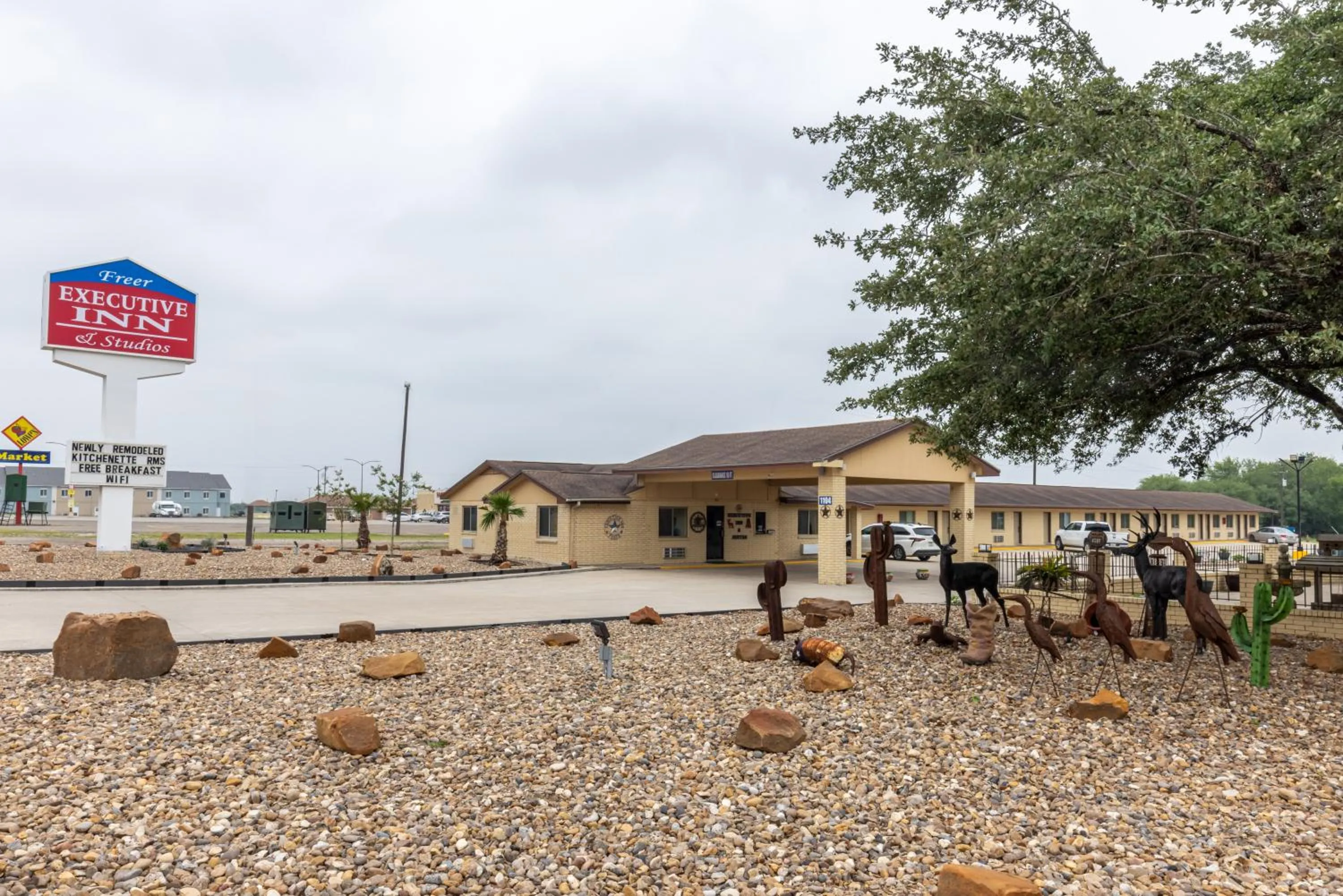 Location in Freer Executive inn and Studios