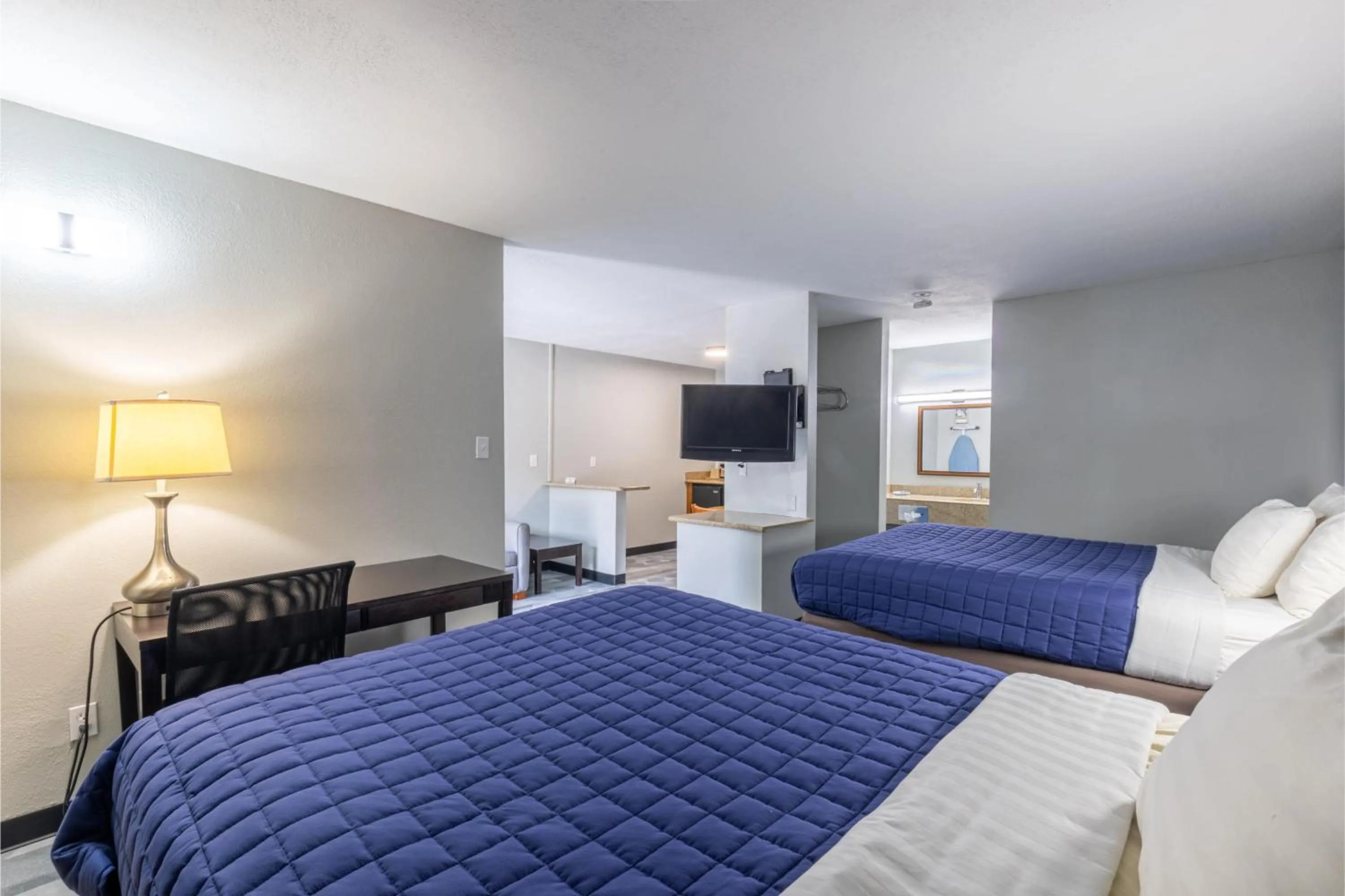 Bedroom, Bed in Freer Executive inn and Studios