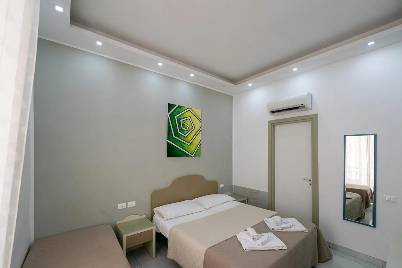 Bed in Royal House Napoli Centro, by ClaPa Group