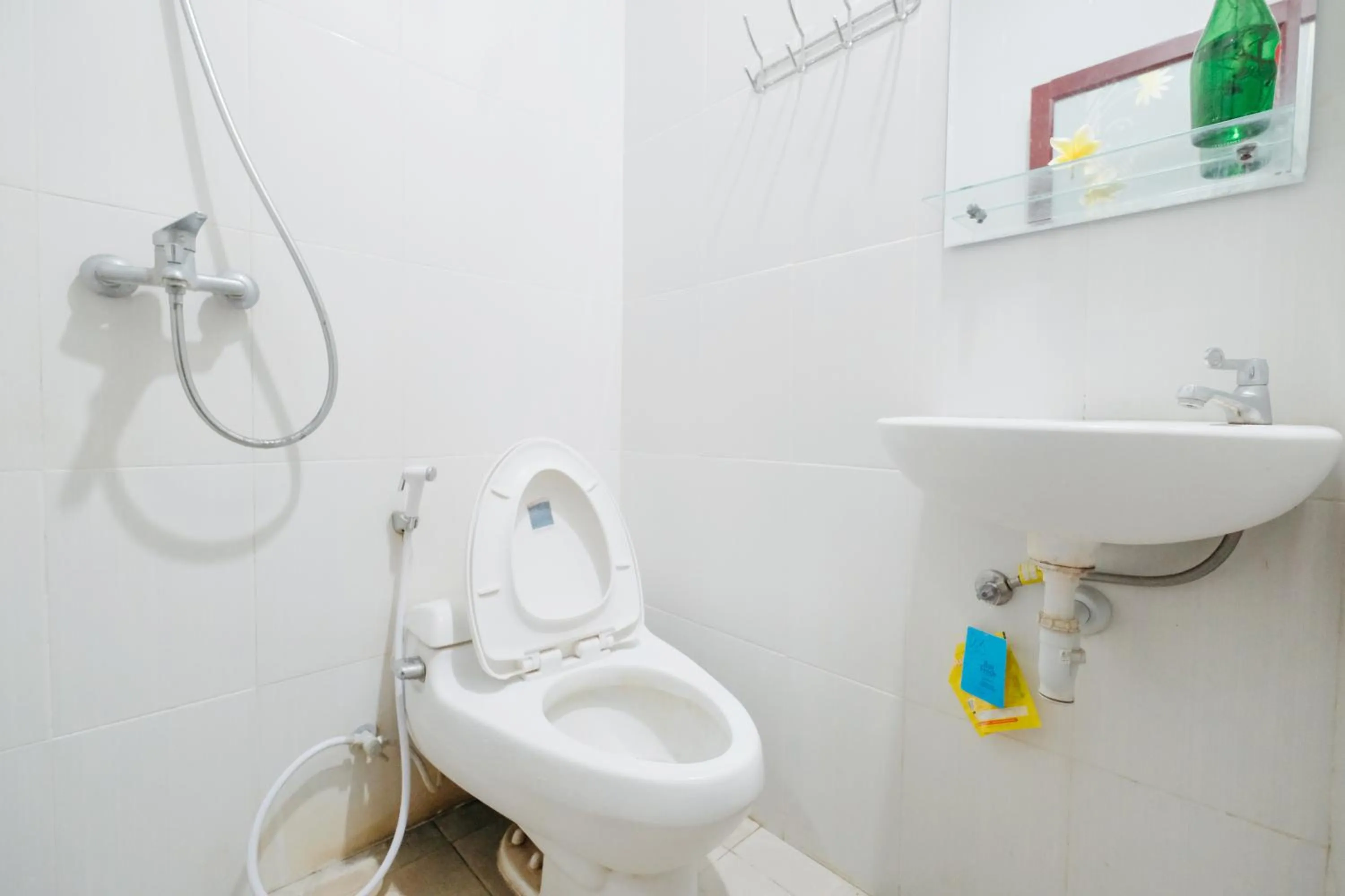 Bathroom in D' Tamblingan Guesthouse Jimbaran RedPartner