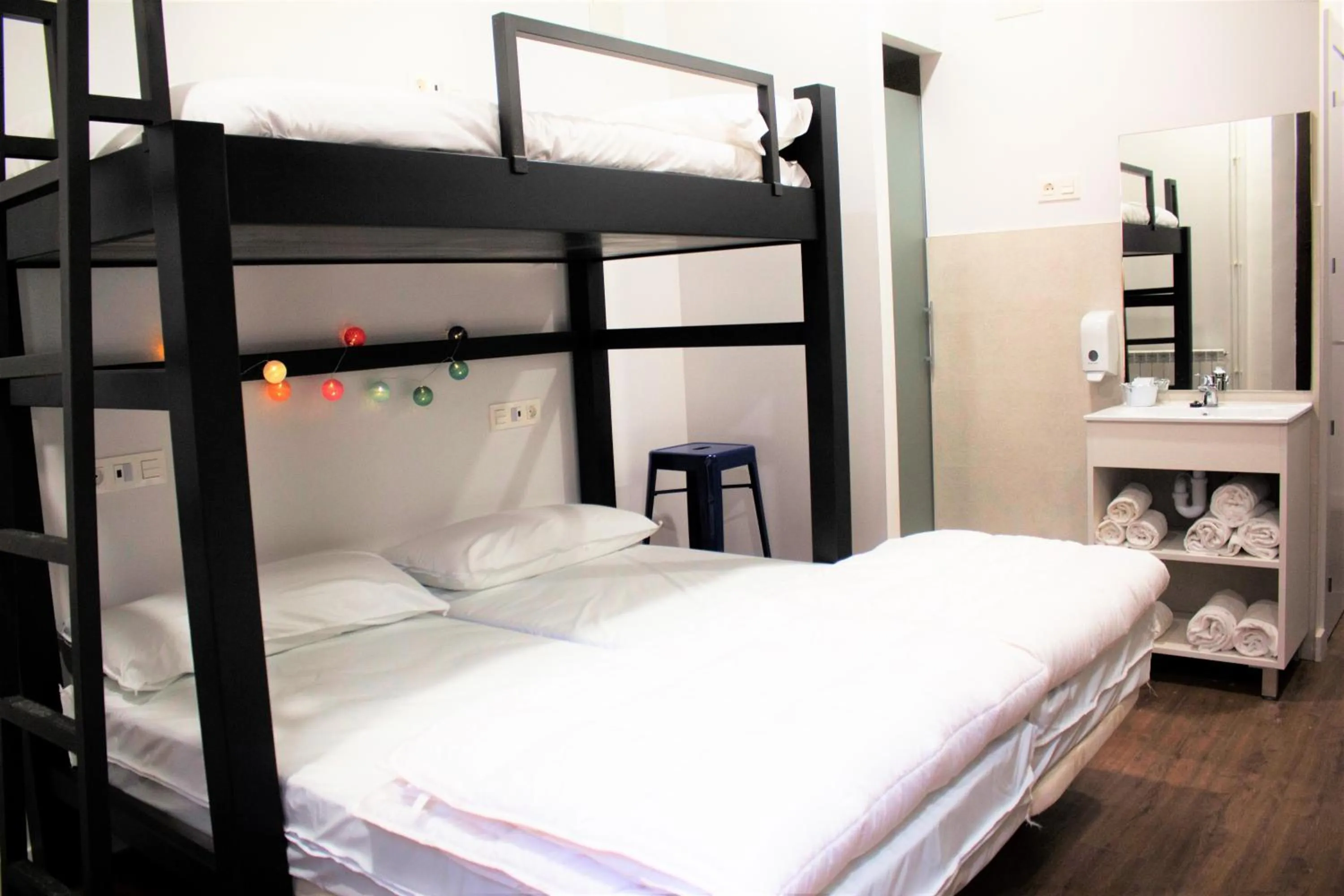 Family, Bed in Quartier Leon Hostel Jabalquinto