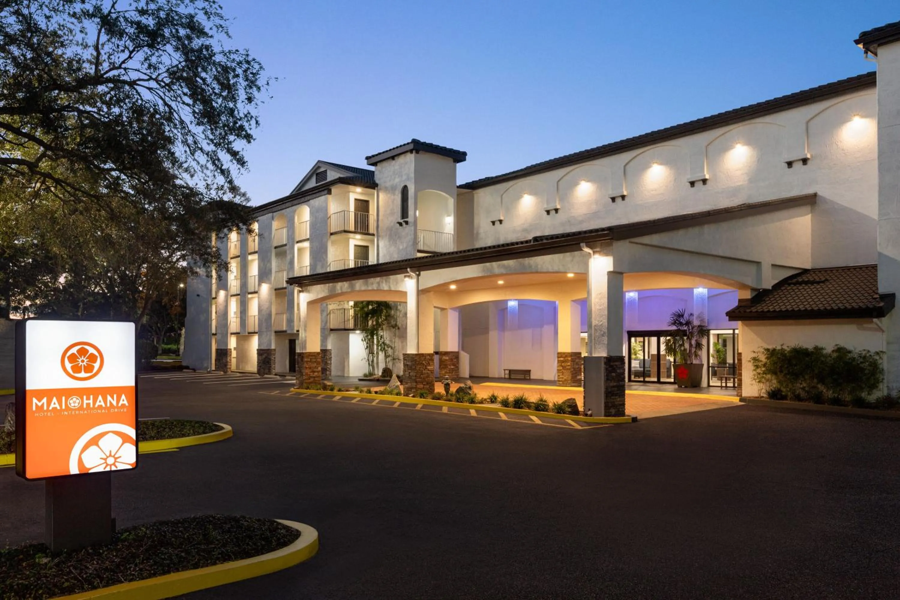 Property building in Mai Hana Hotel and Suites I Drive-Theme Parks