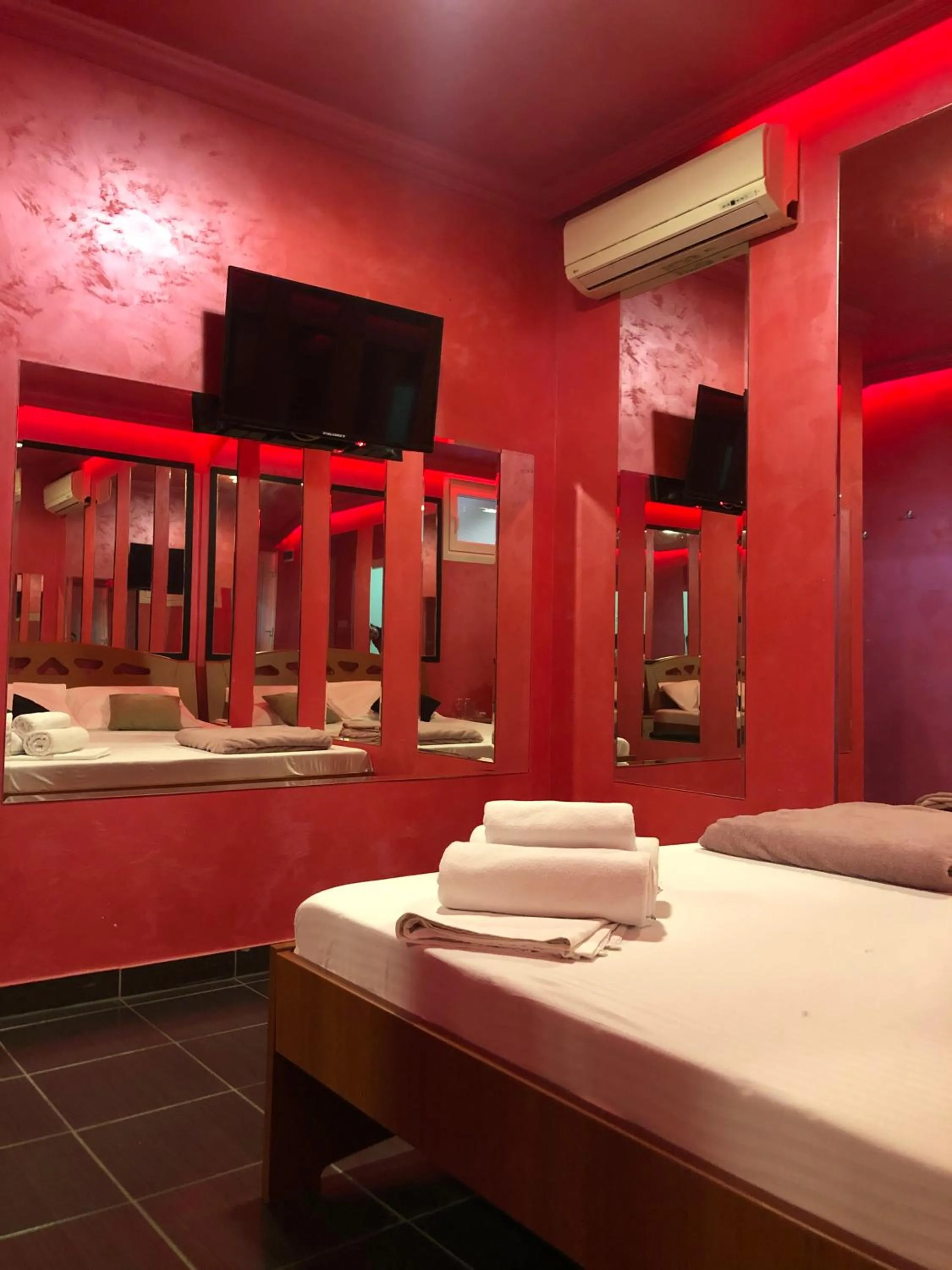 TV and multimedia in Spa Secret