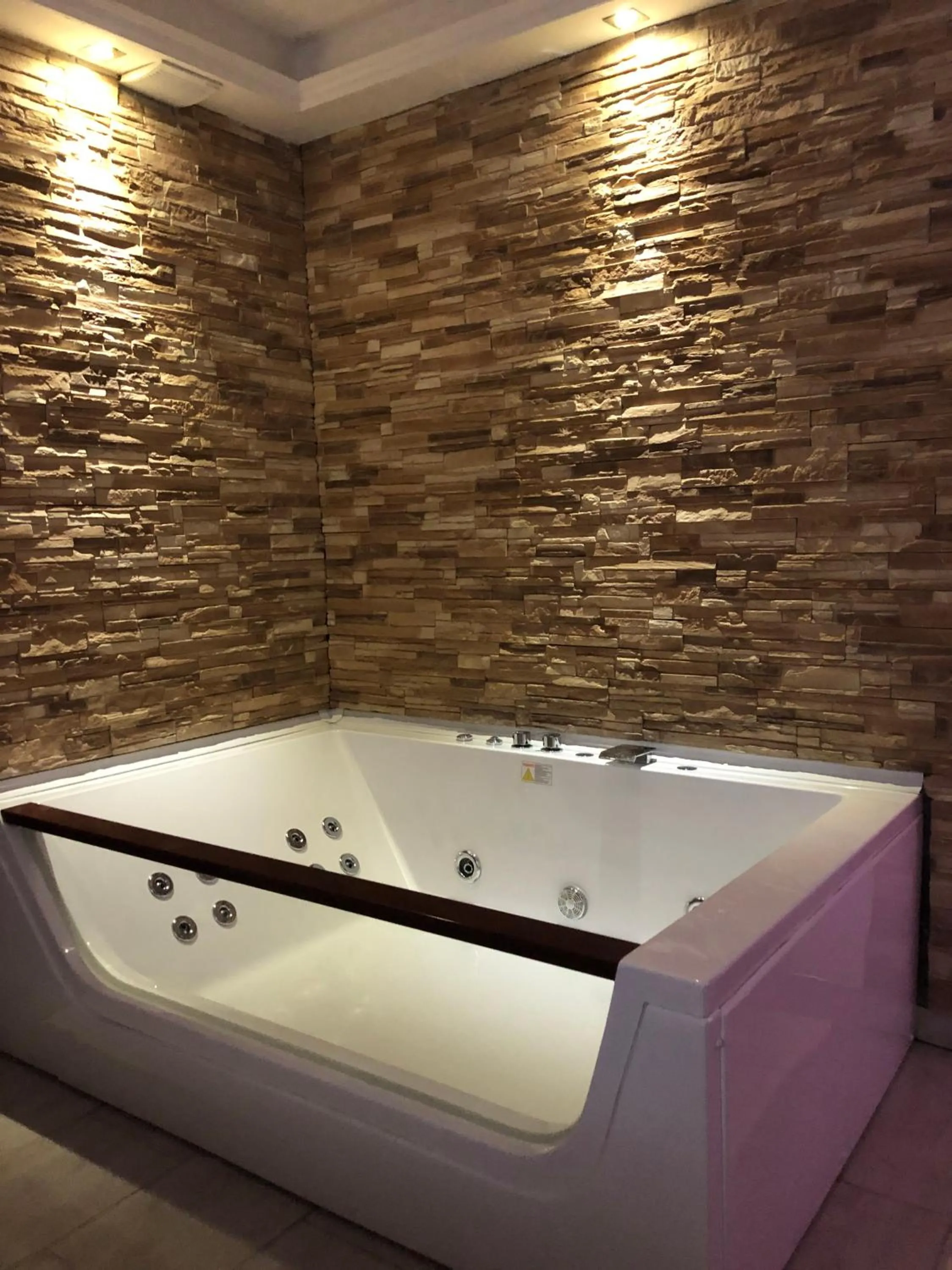 Hot Tub in Spa Secret