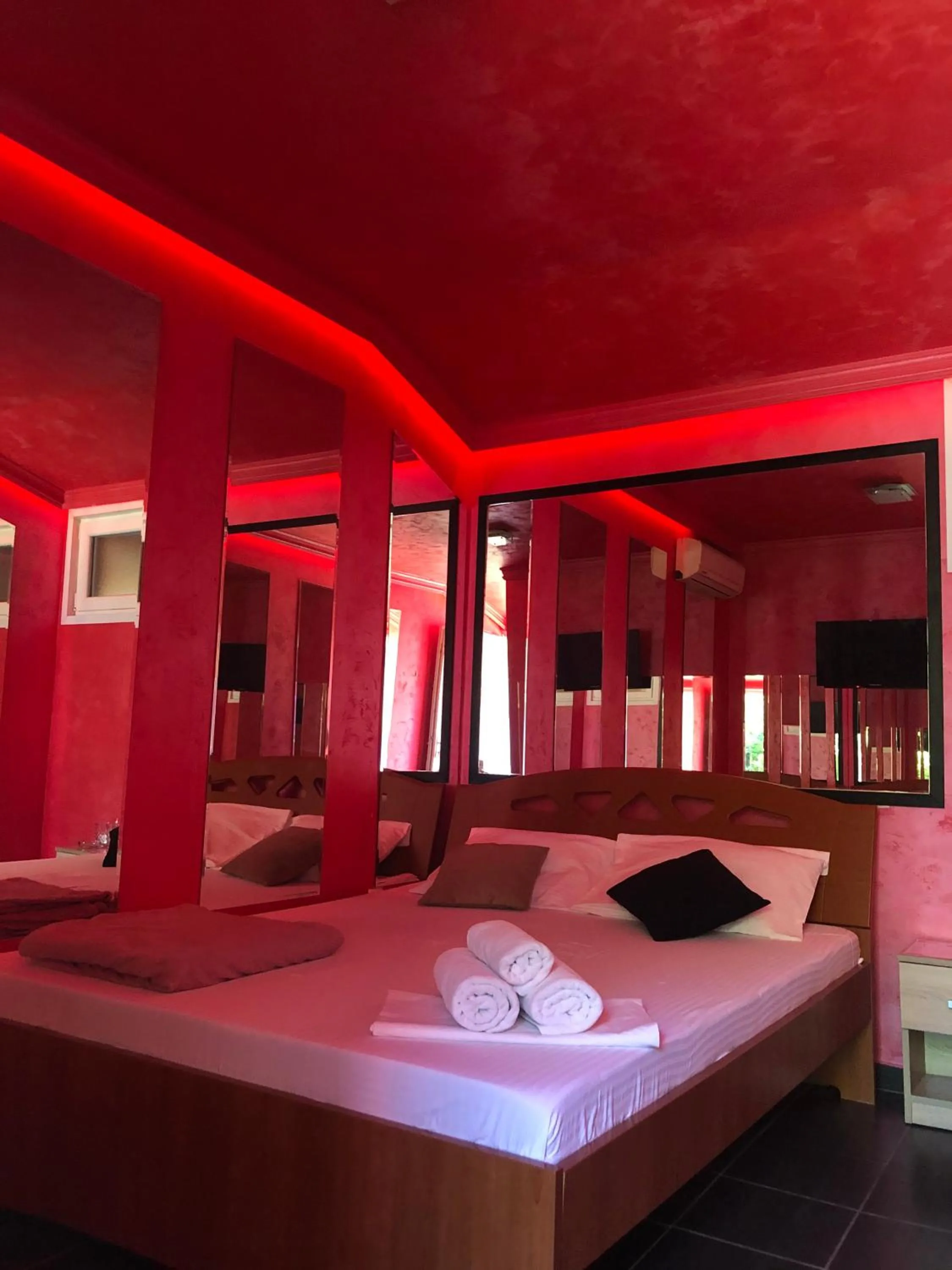 TV and multimedia, Bed in Spa Secret