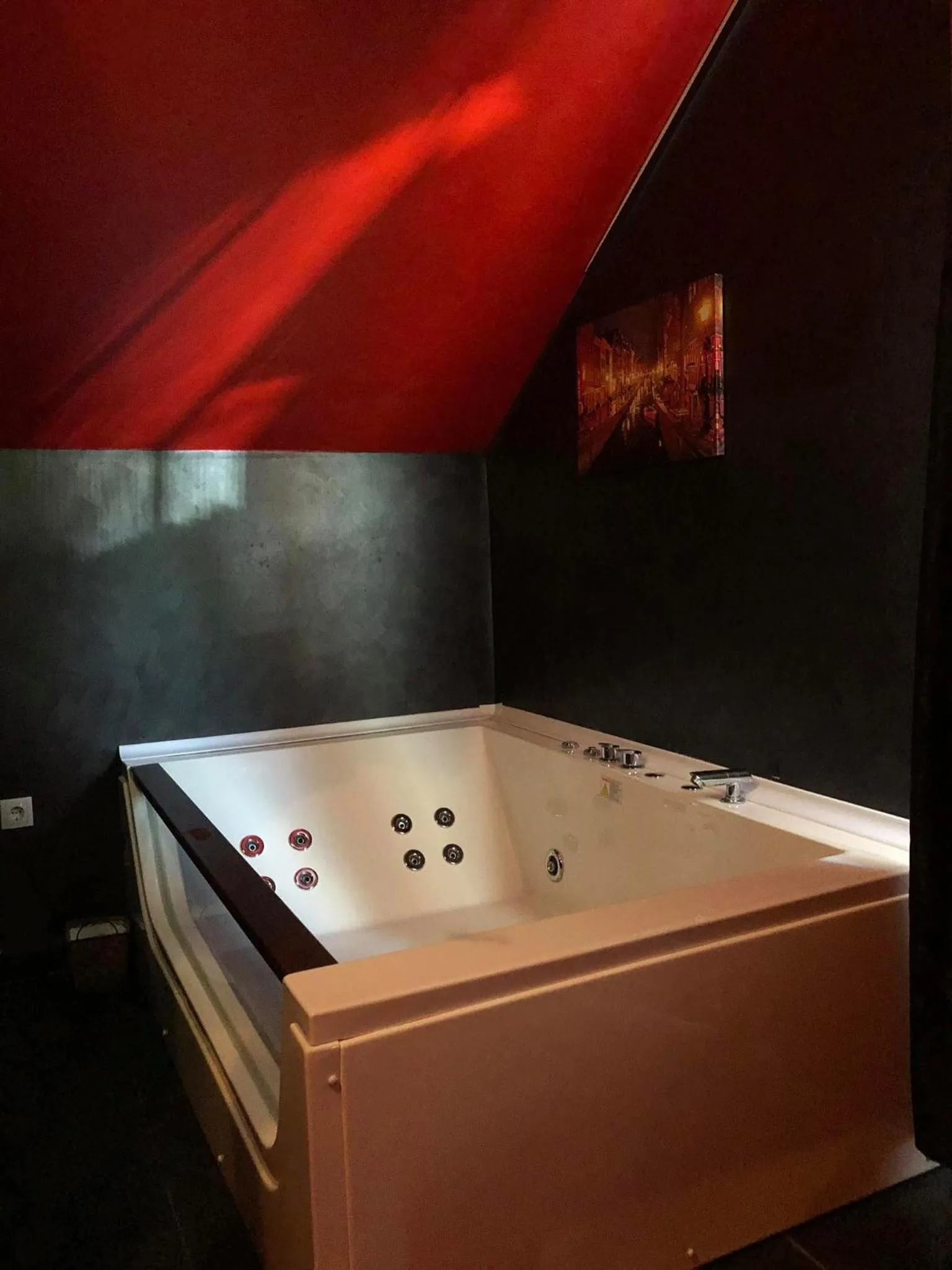 Hot Tub in Spa Secret