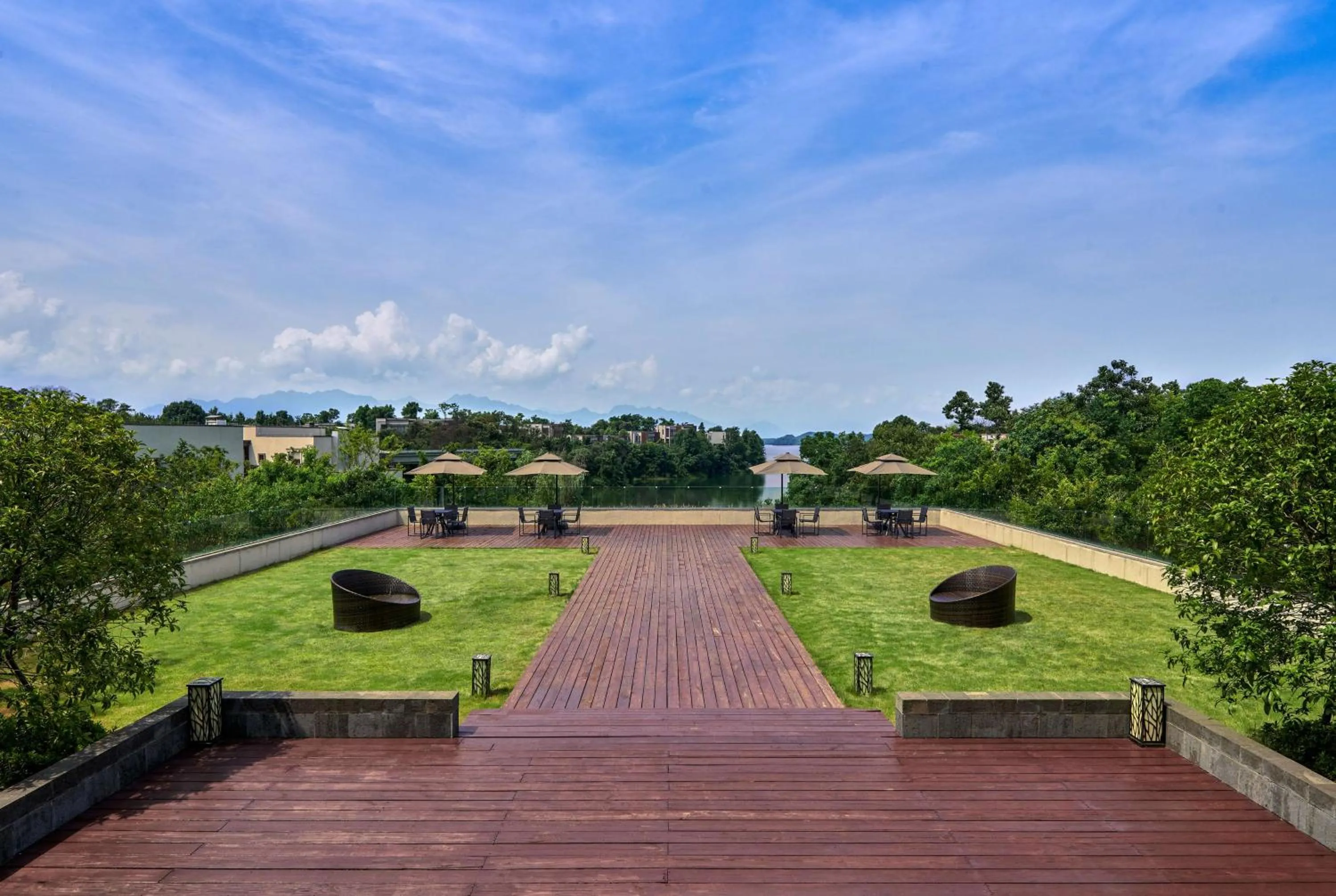 Garden in Lushan West Sea Resort, Curio Collection by Hilton