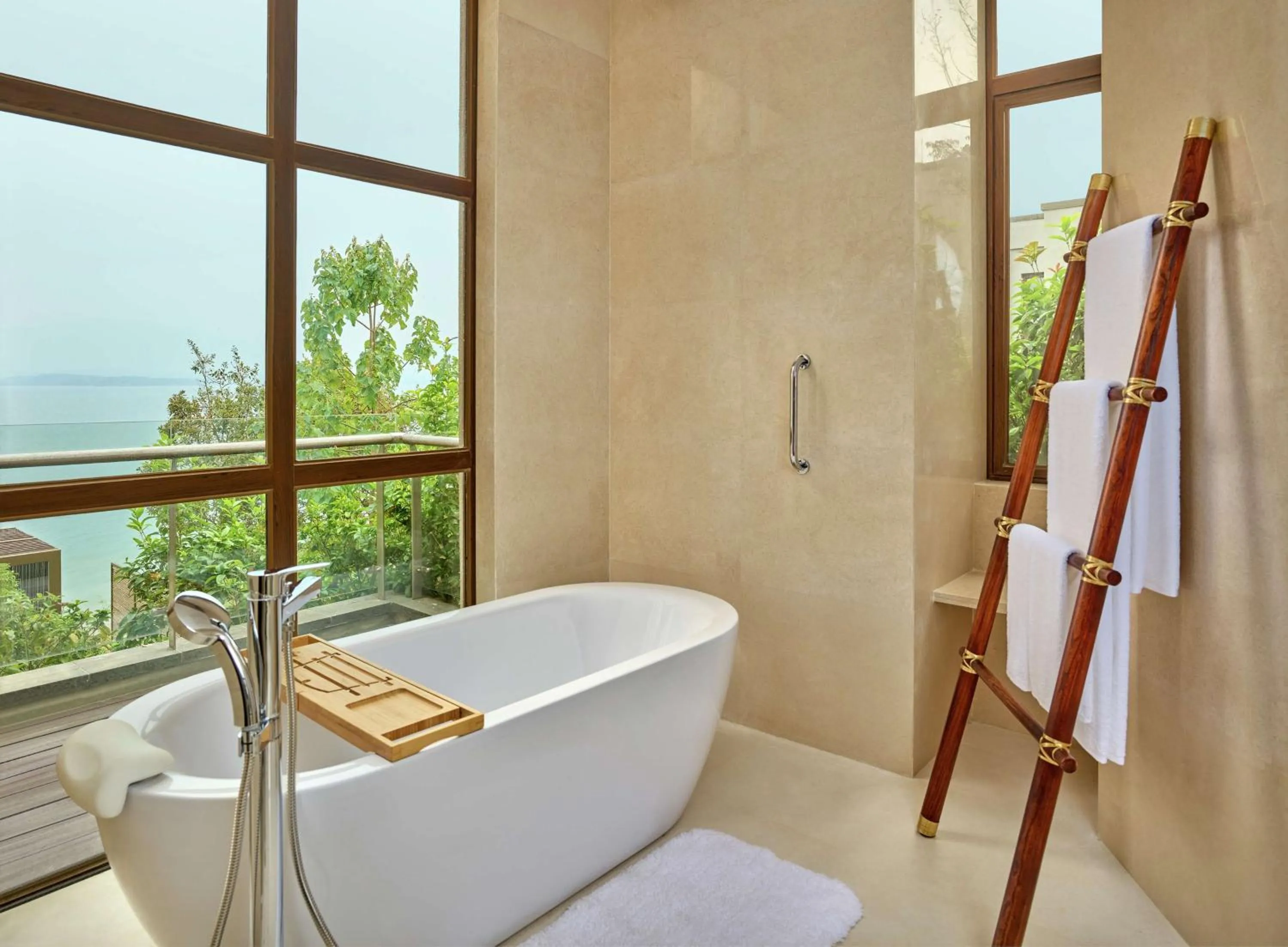Bathroom in Lushan West Sea Resort, Curio Collection by Hilton