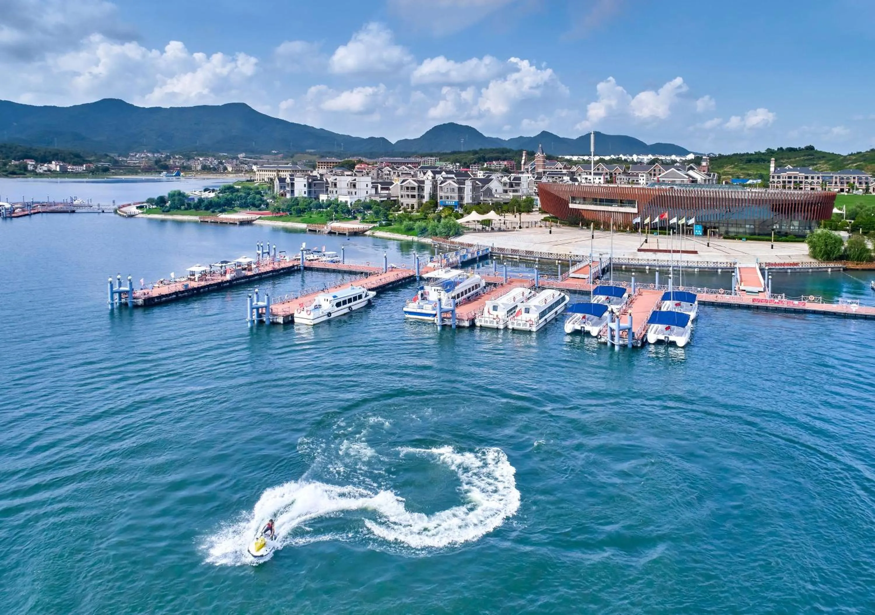 Nearby landmark in Lushan West Sea Resort, Curio Collection by Hilton