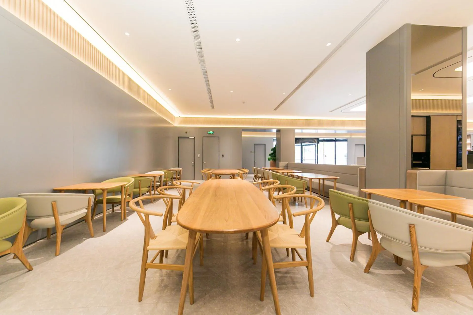 Restaurant/places to eat in JI Hotel Shanghai World Expo Yaohua Road