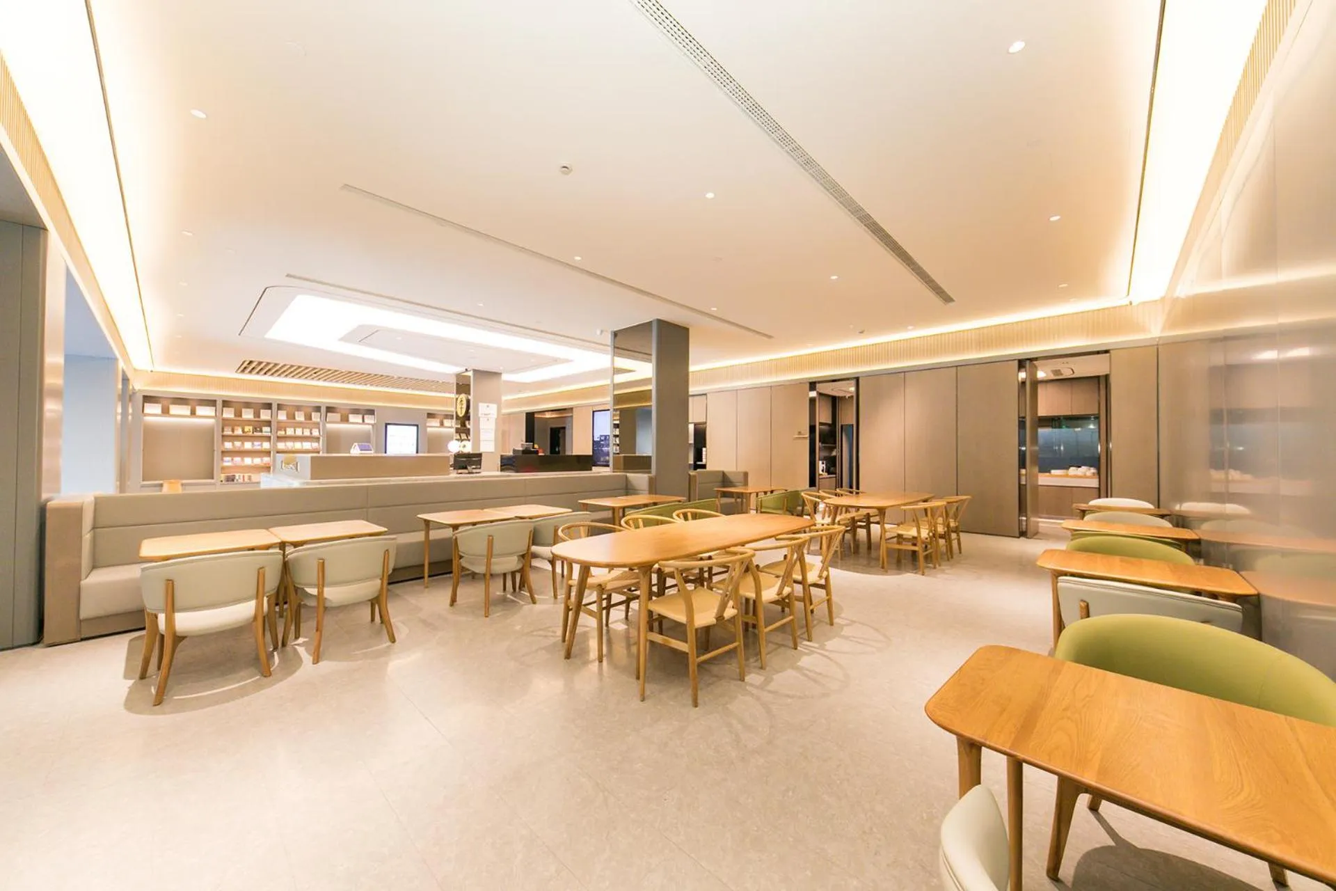 Restaurant/places to eat in JI Hotel Shanghai World Expo Yaohua Road