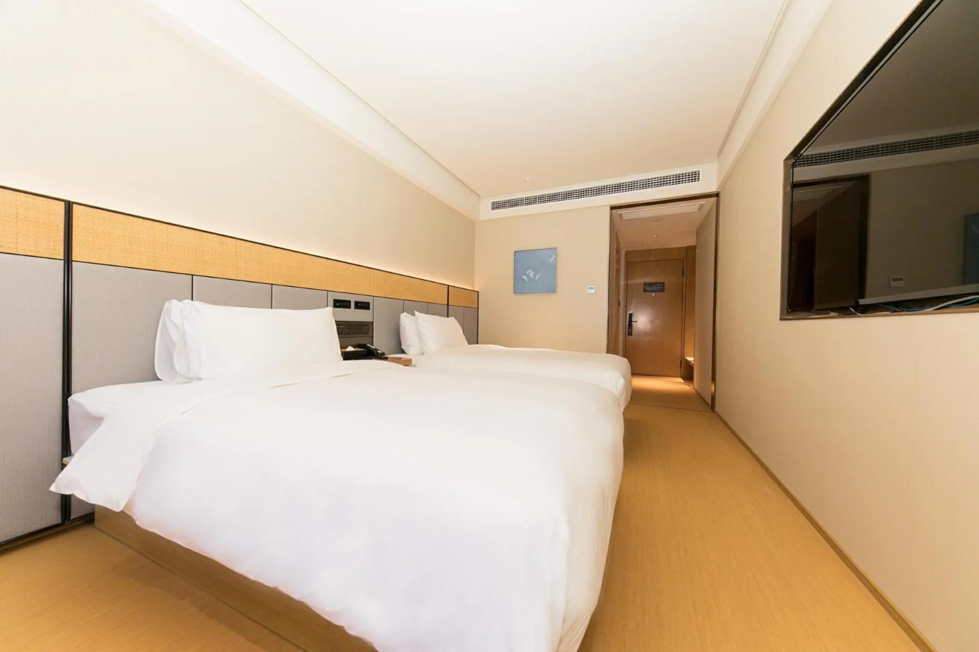 Bedroom, Bed in JI Hotel Shanghai World Expo Yaohua Road