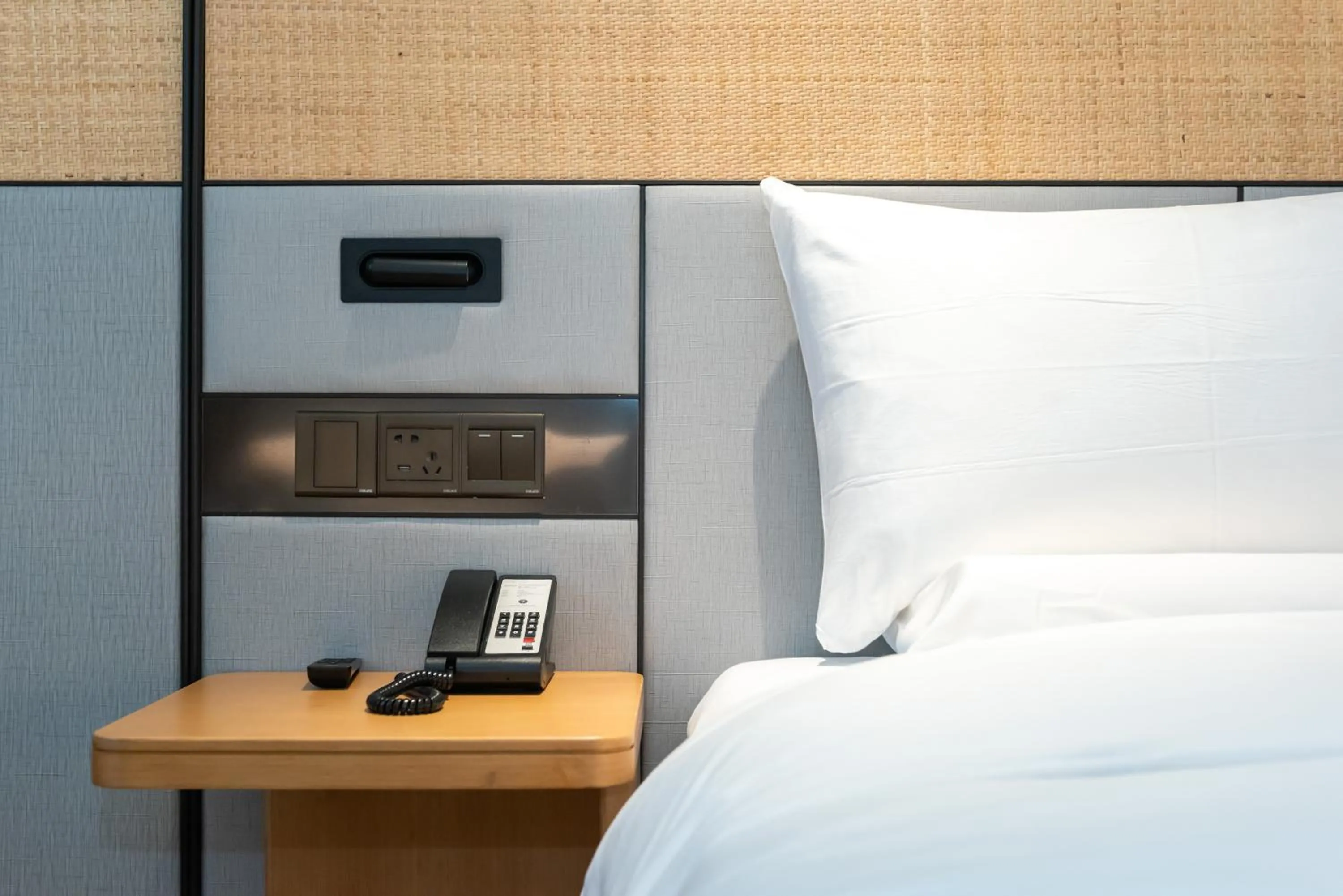 Bedroom, Bed in JI Hotel (Shanghai People's Square Middle Fujian Road)