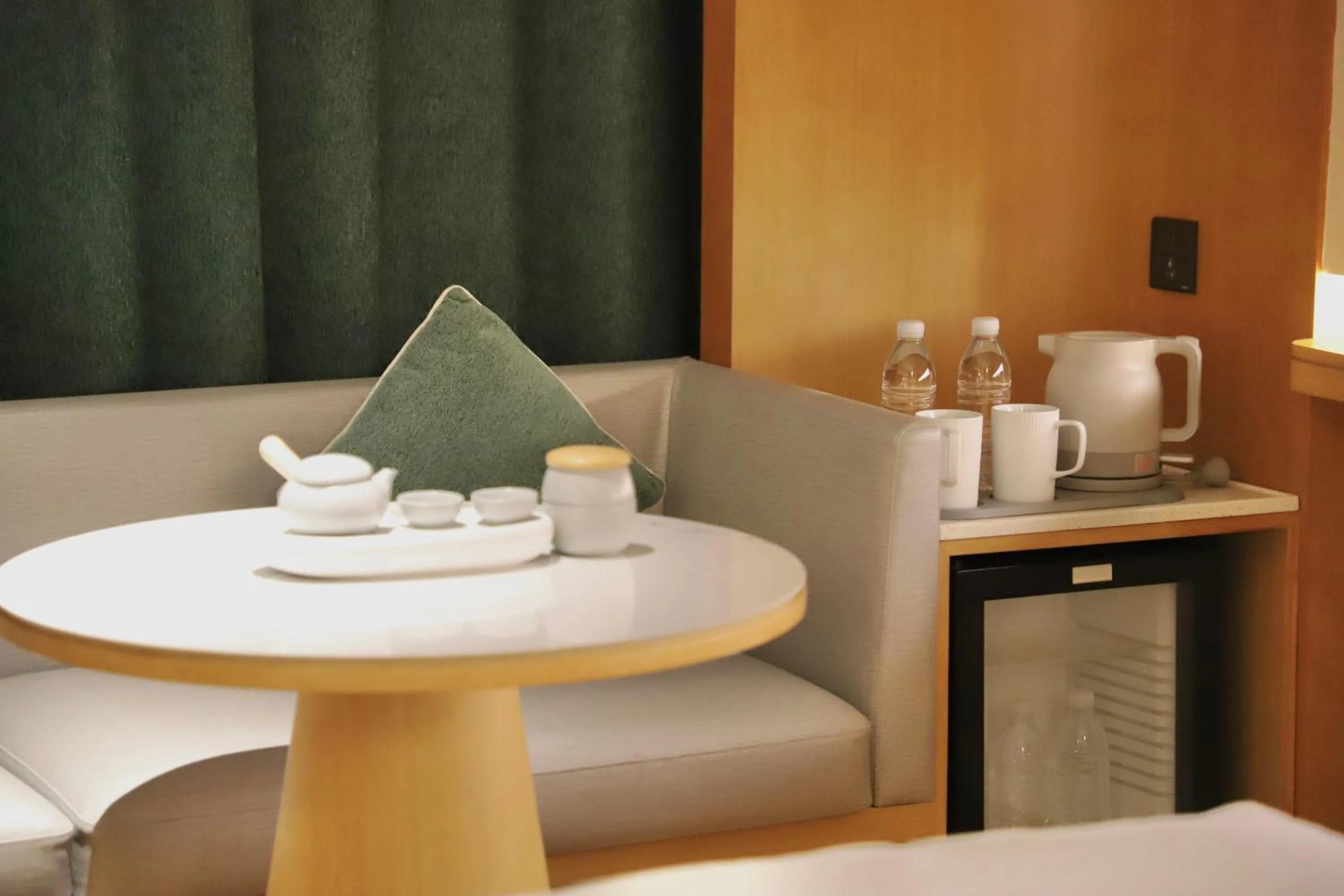 Seating area in JI Hotel (Shanghai People's Square Middle Fujian Road)