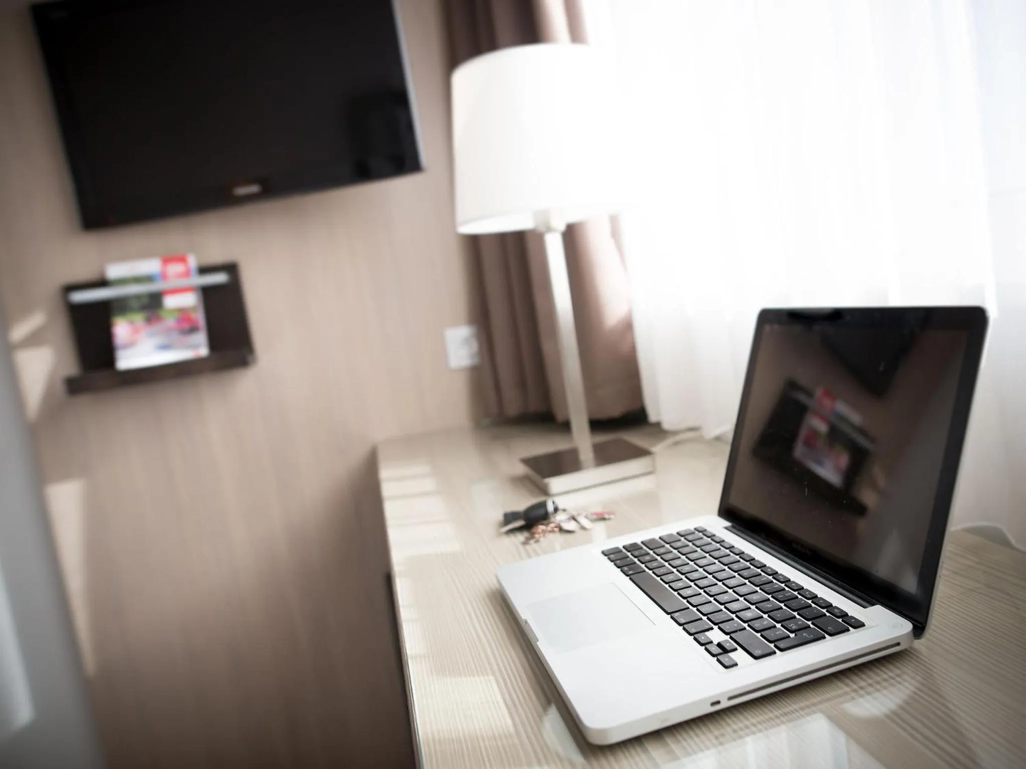 Photo of the whole room in Hotel Lille Europe