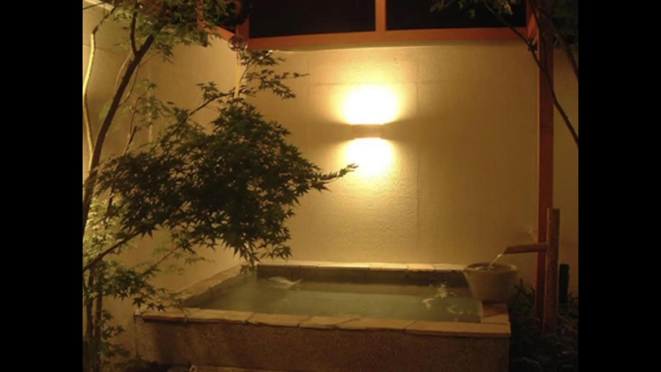 Open Air Bath in Shinkaifujishoen