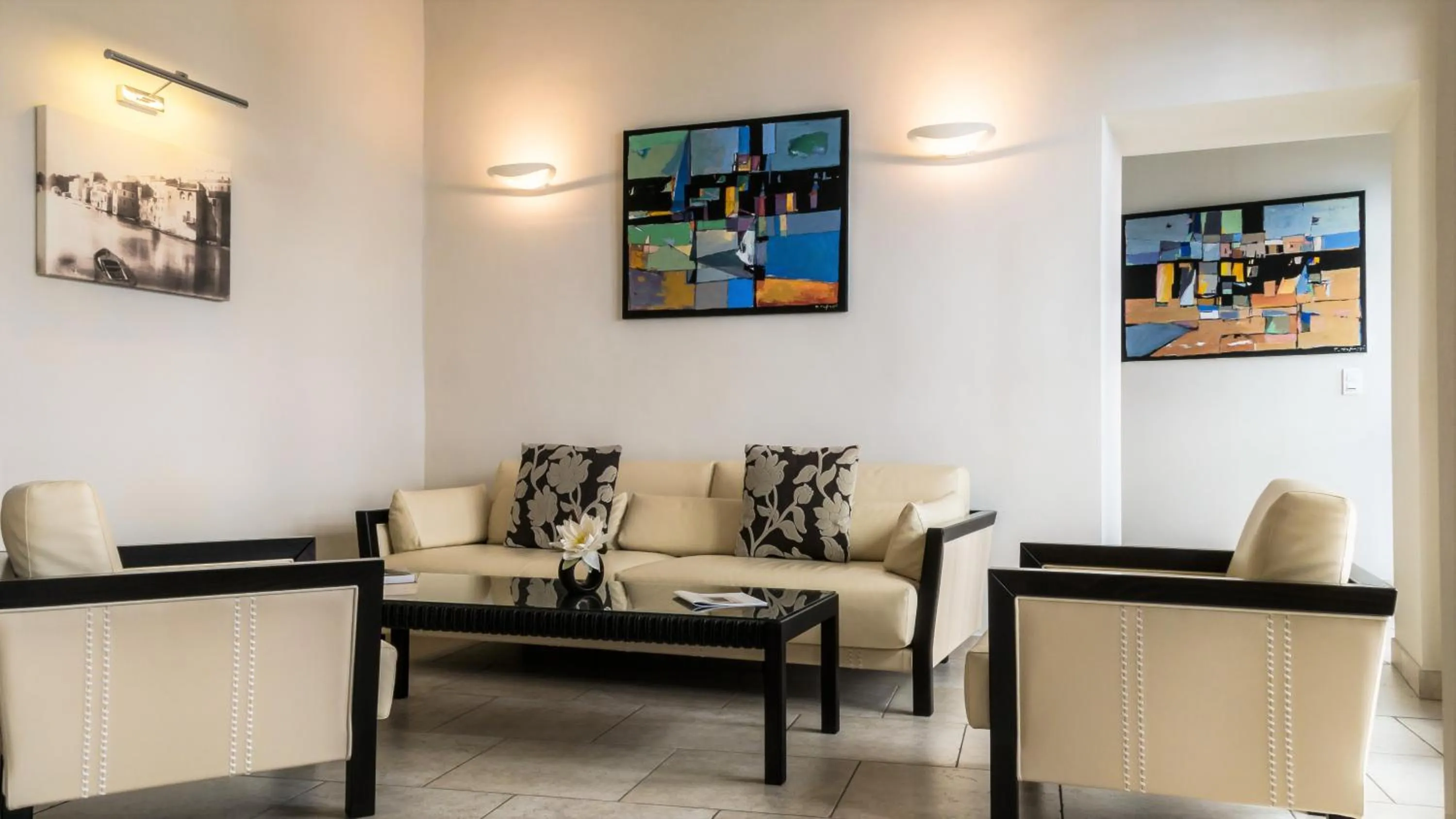 Lounge or bar in Perla Rossa