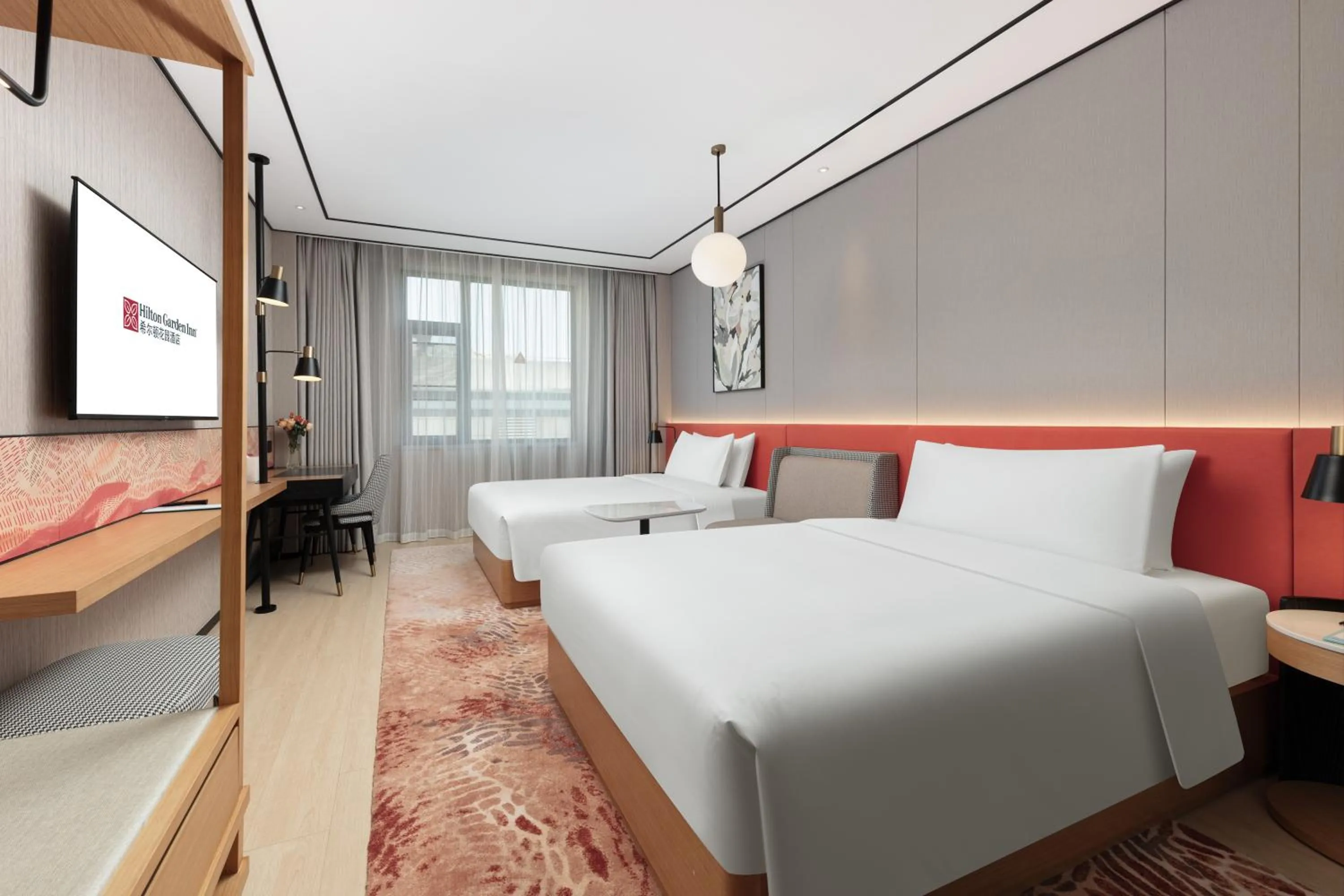 Seating area, Bed in Hilton Garden Inn Shanghai Jiading