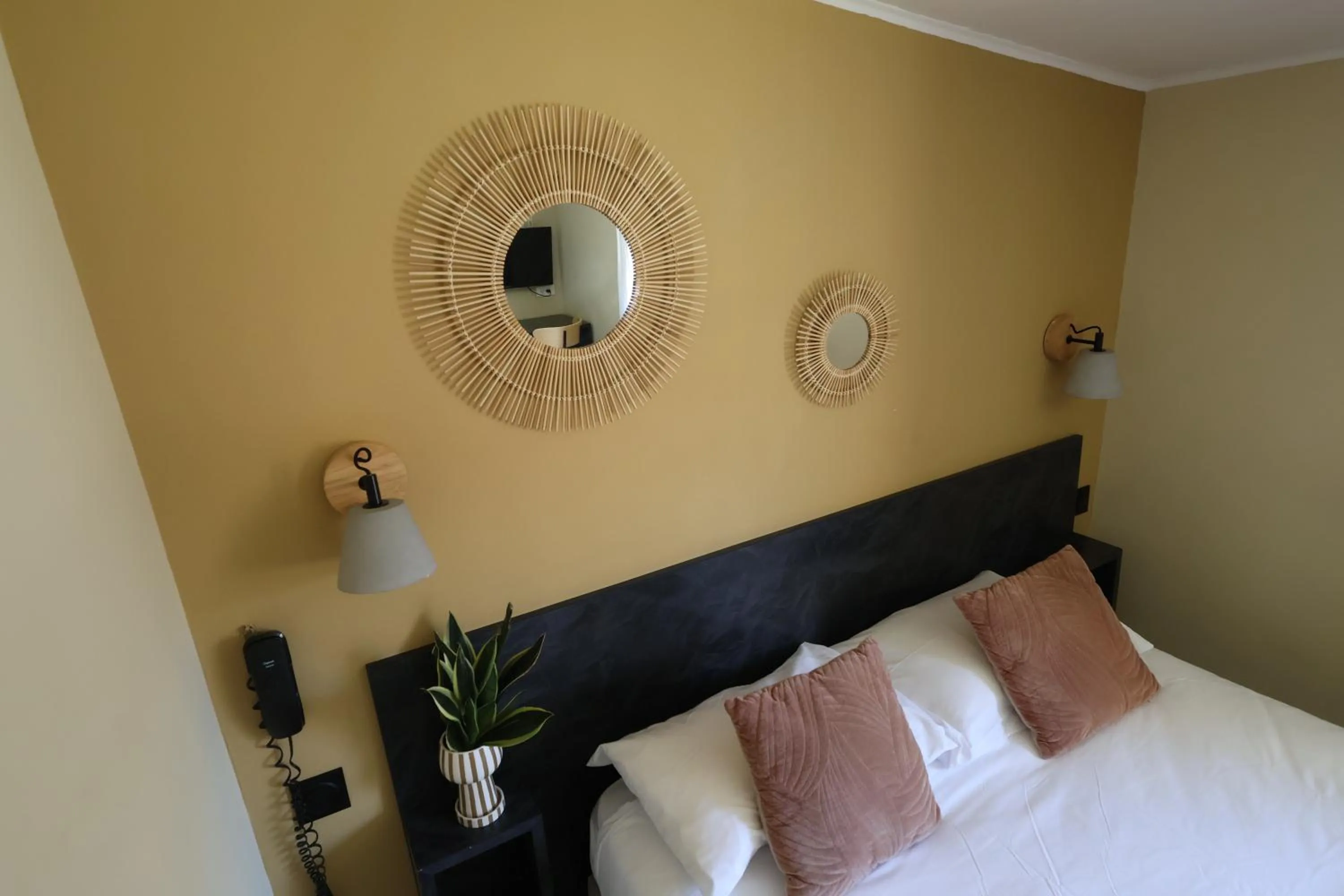 Photo of the whole room, Bed in Boutique Hôtel Azur