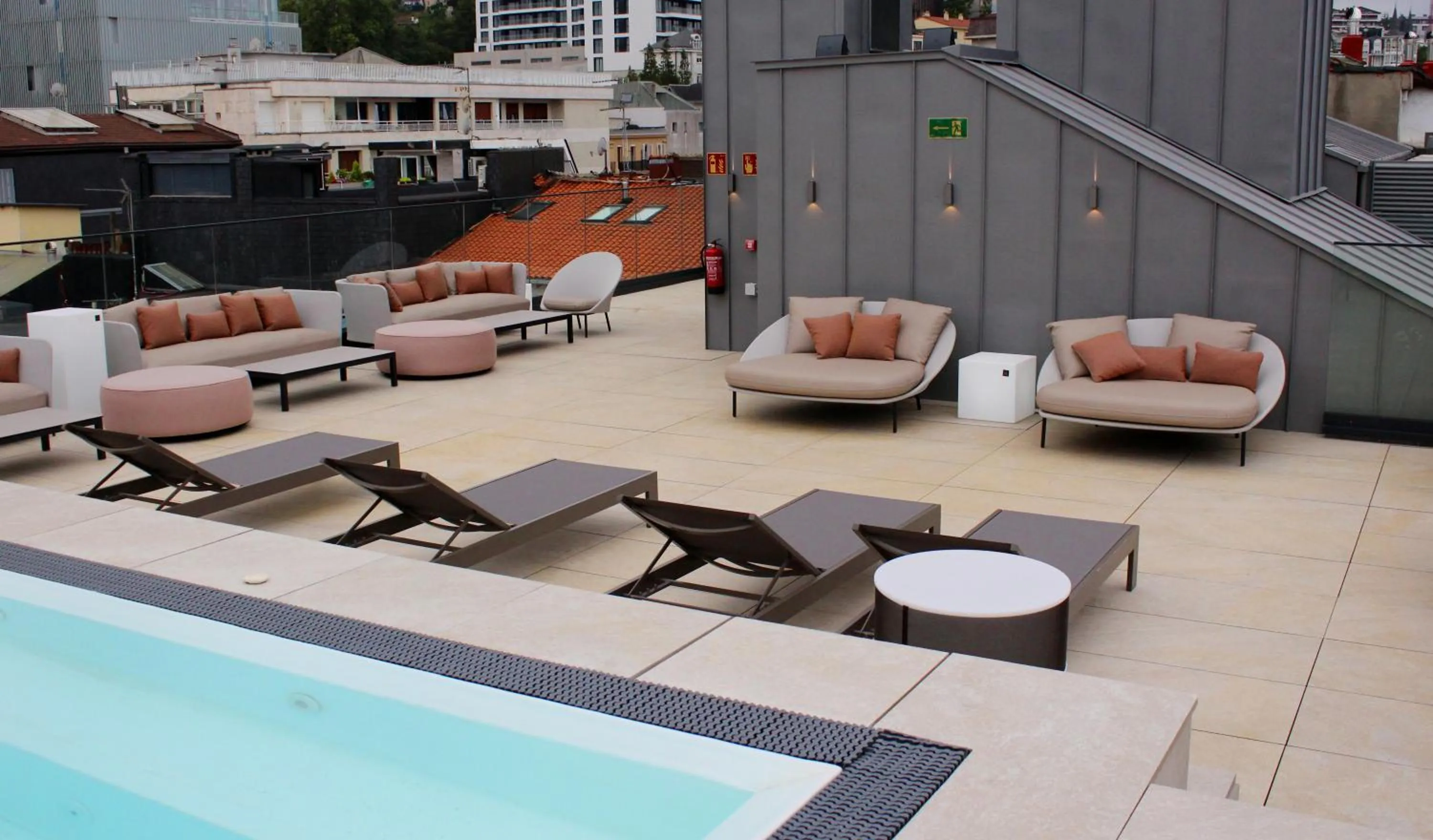 Swimming pool in Zenit Convento San Martin