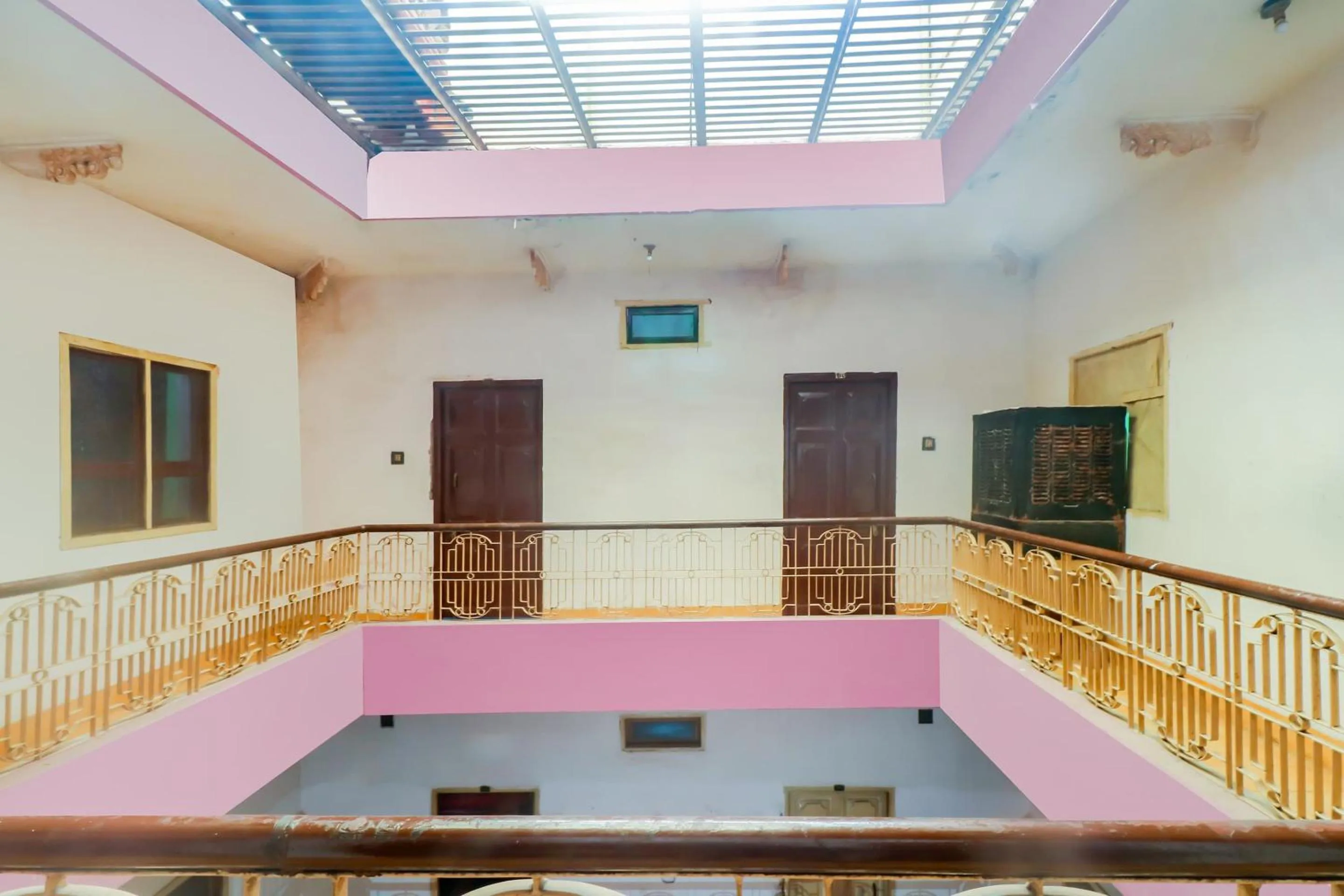 Facade/entrance in SPOT ON Mishra Guest House