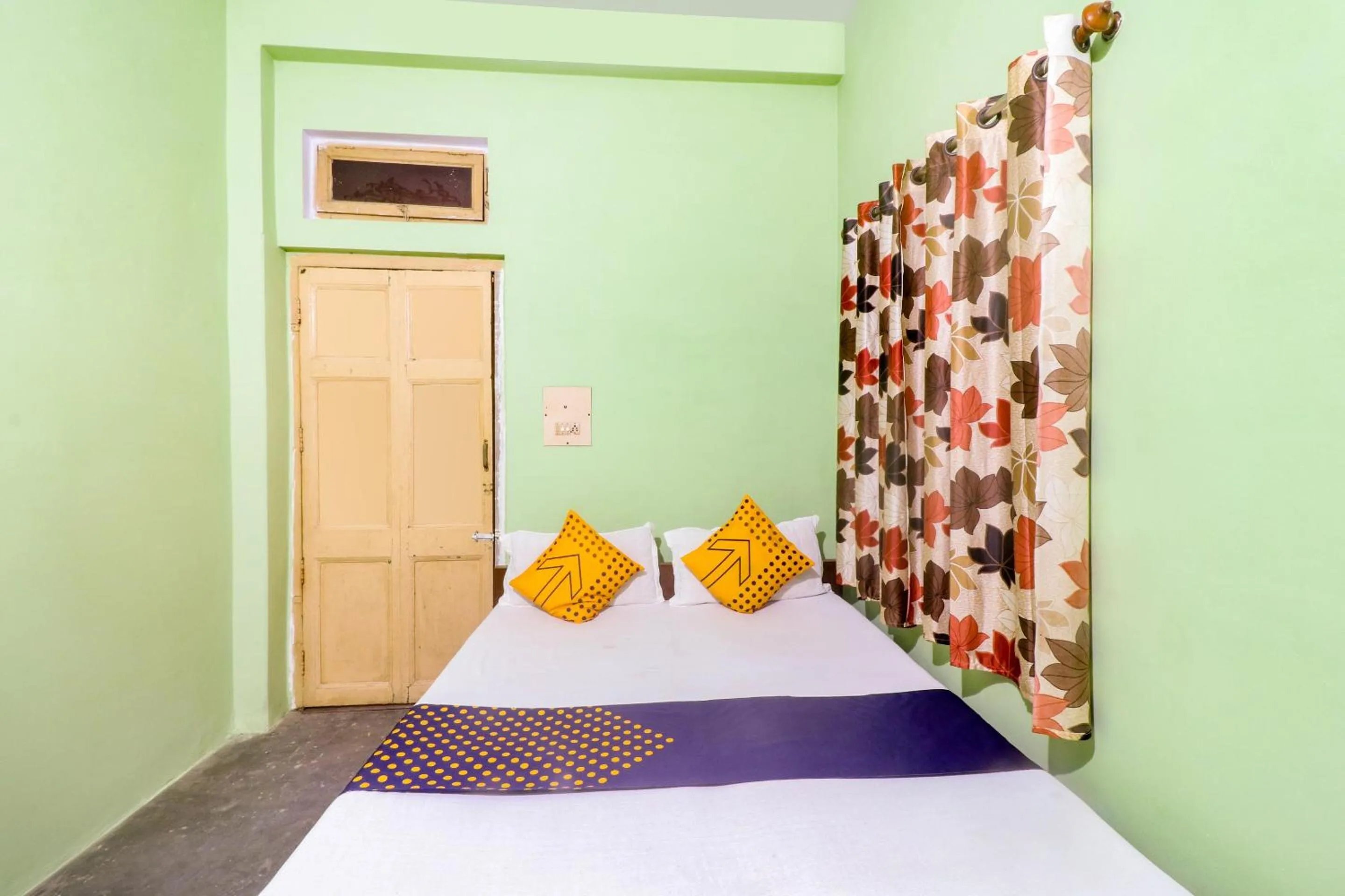 Bedroom, Bed in SPOT ON Mishra Guest House