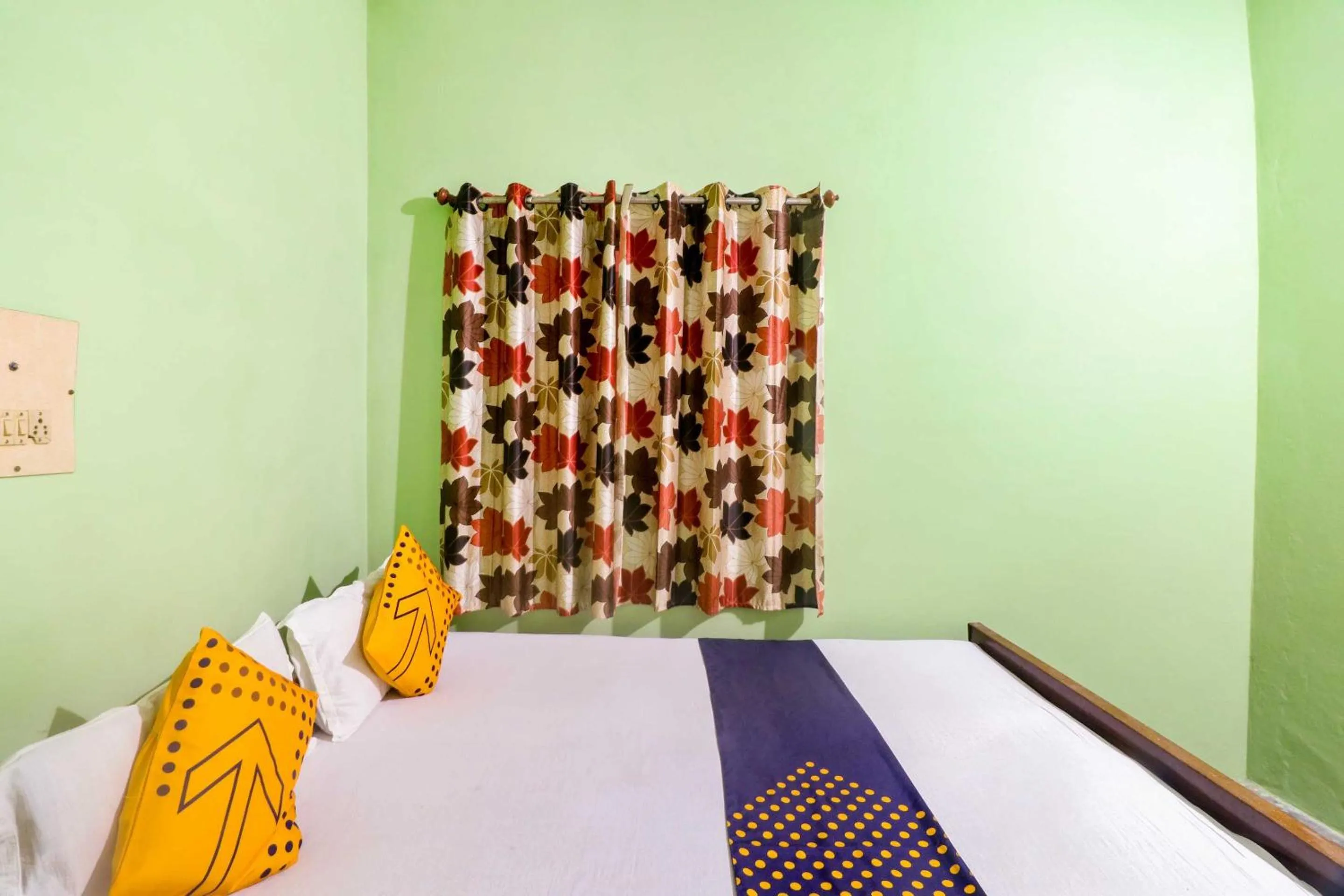 Bedroom, Bed in SPOT ON Mishra Guest House