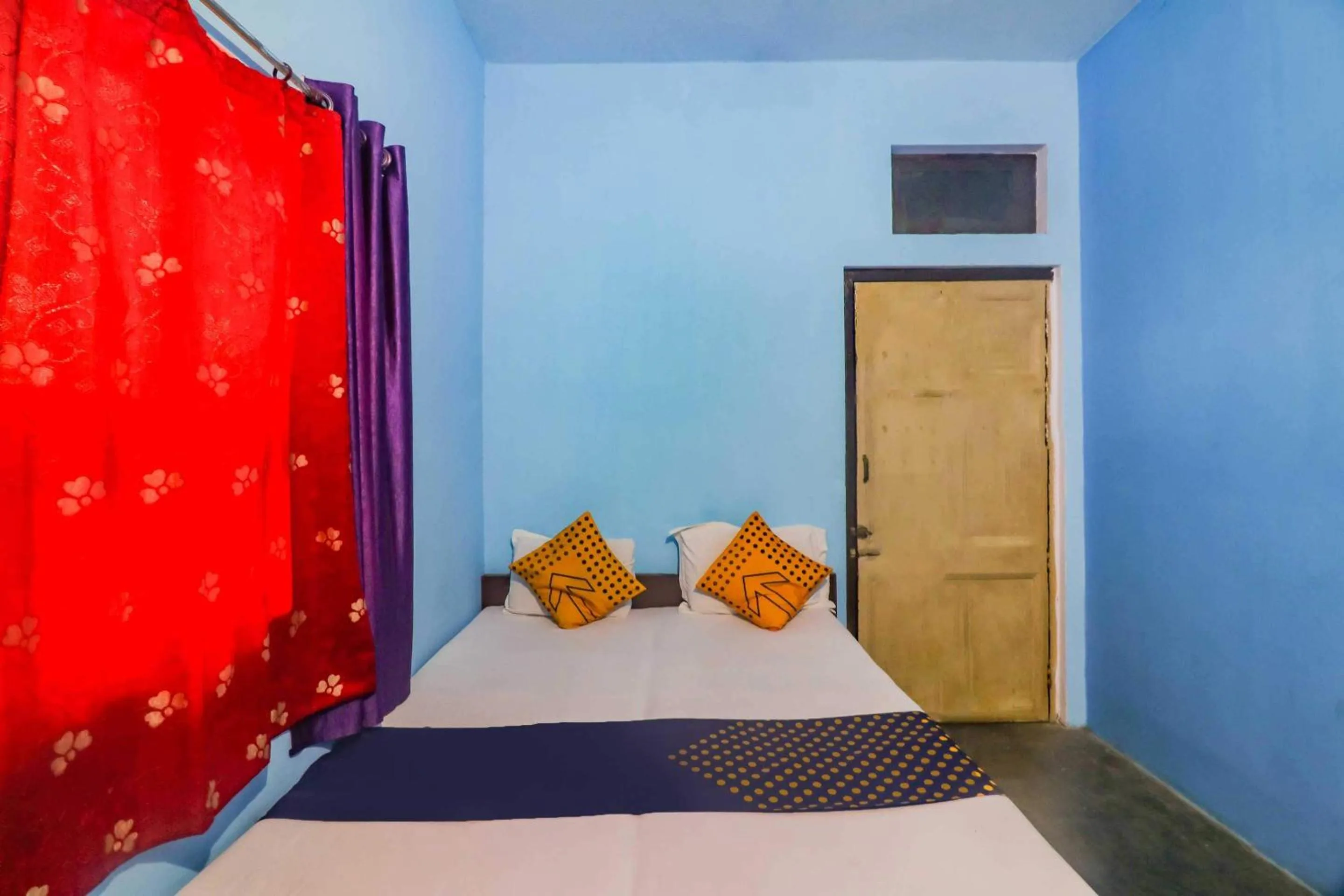 Bedroom, Bed in SPOT ON Mishra Guest House