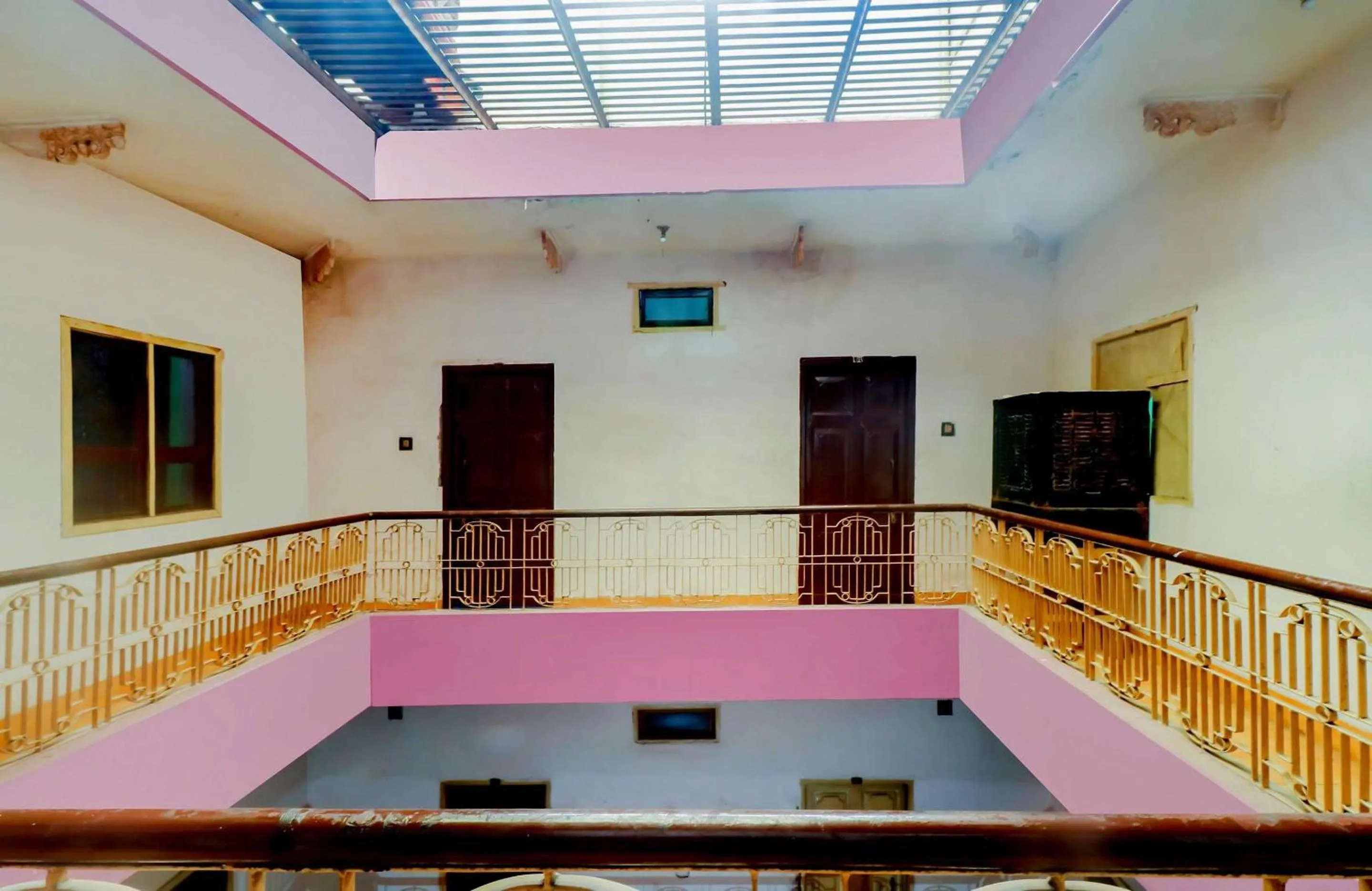 Facade/entrance in SPOT ON Mishra Guest House