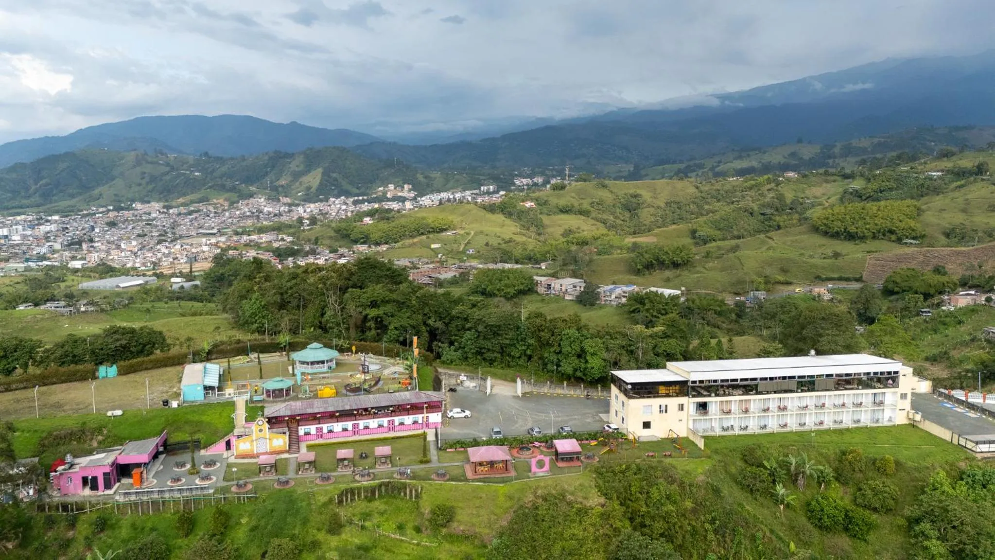Property building in Hotel Entre Lomas