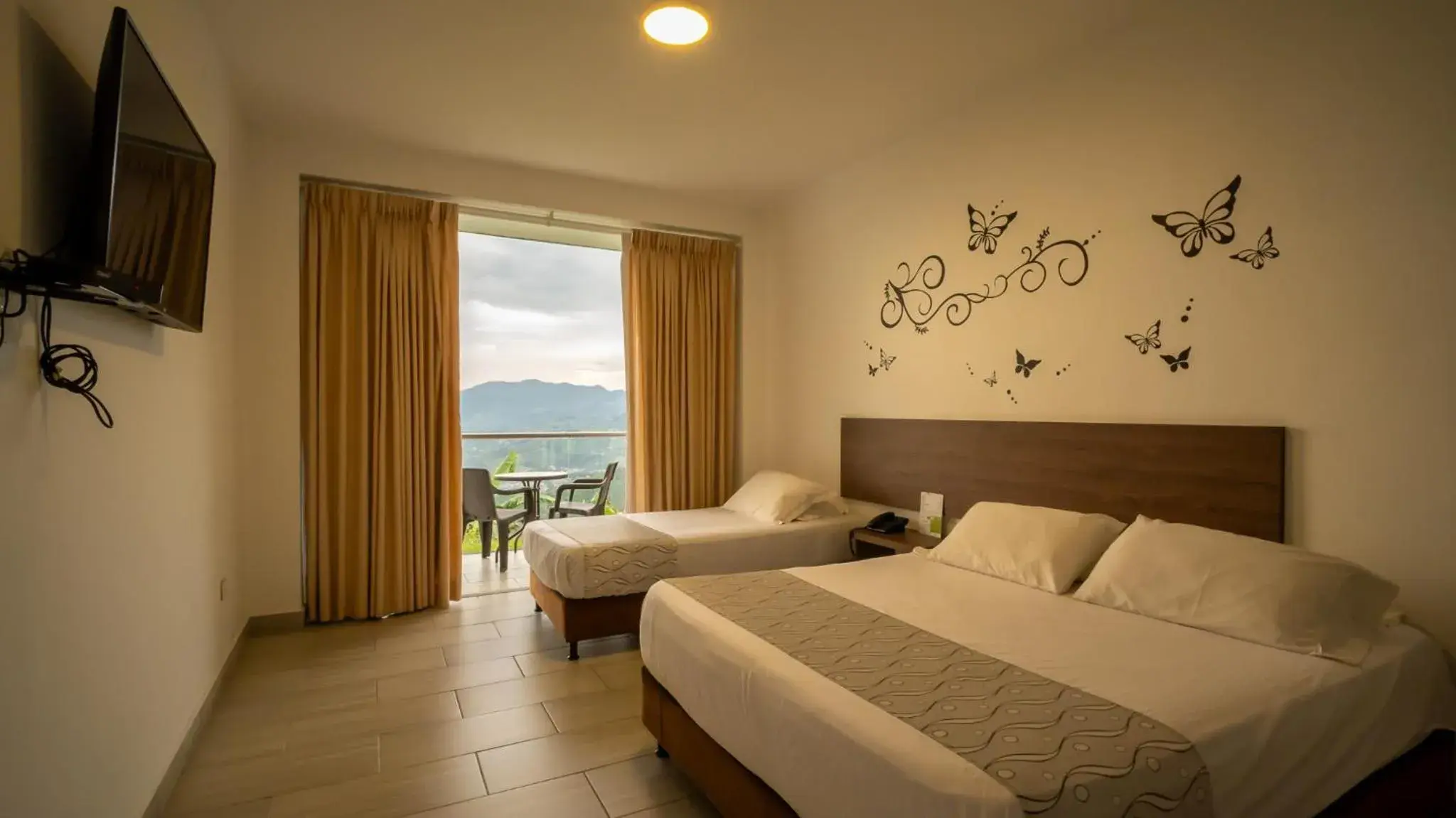 Triple Room with Mountain View in Hotel Entre Lomas Triple Room with Mountain View in Hotel Entre Lomas