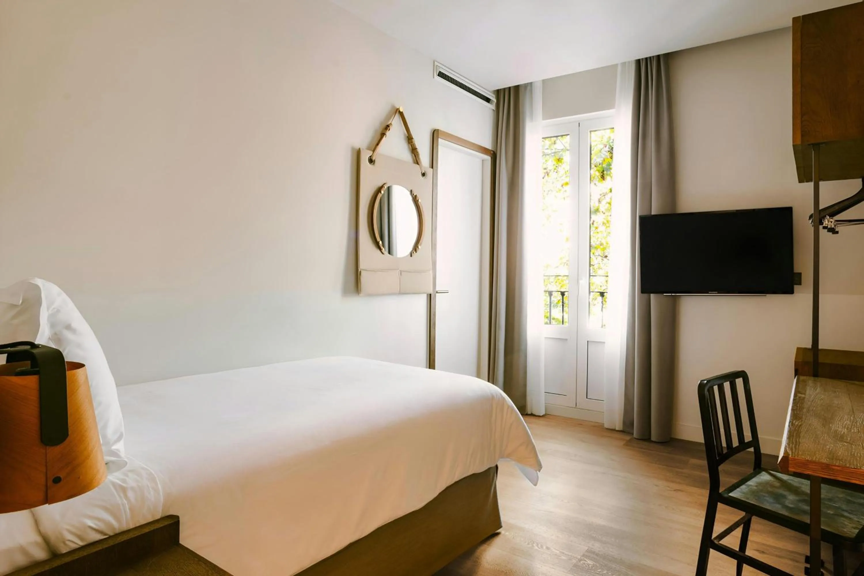 Bedroom, Bed in Casa Luz Hotel Plaça Universitat, Sonder by Marriott Bonvoy