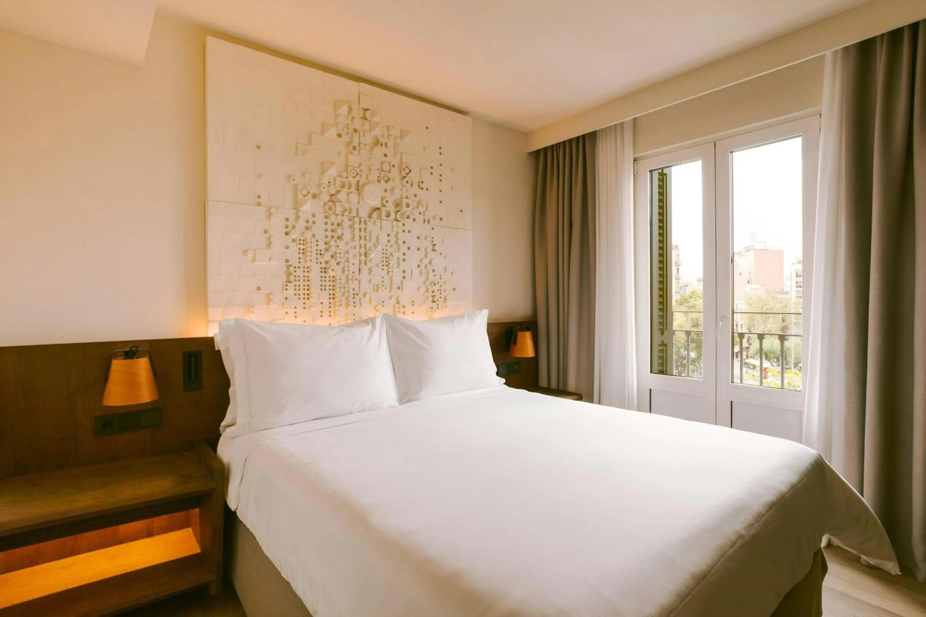 Bedroom, Bed in Casa Luz Hotel Plaça Universitat, Sonder by Marriott Bonvoy
