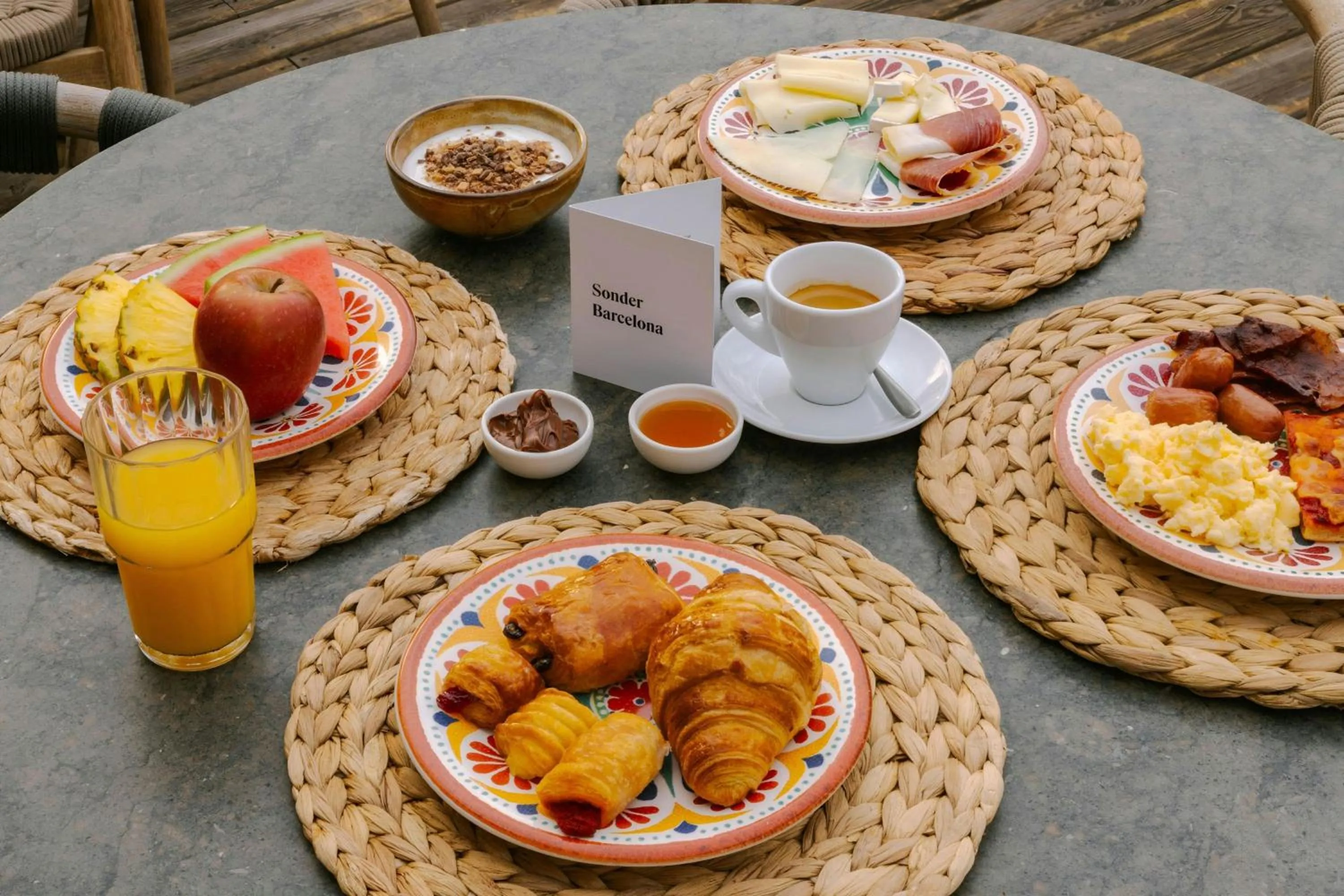 Restaurant/places to eat in Casa Luz Hotel Plaça Universitat, Sonder by Marriott Bonvoy