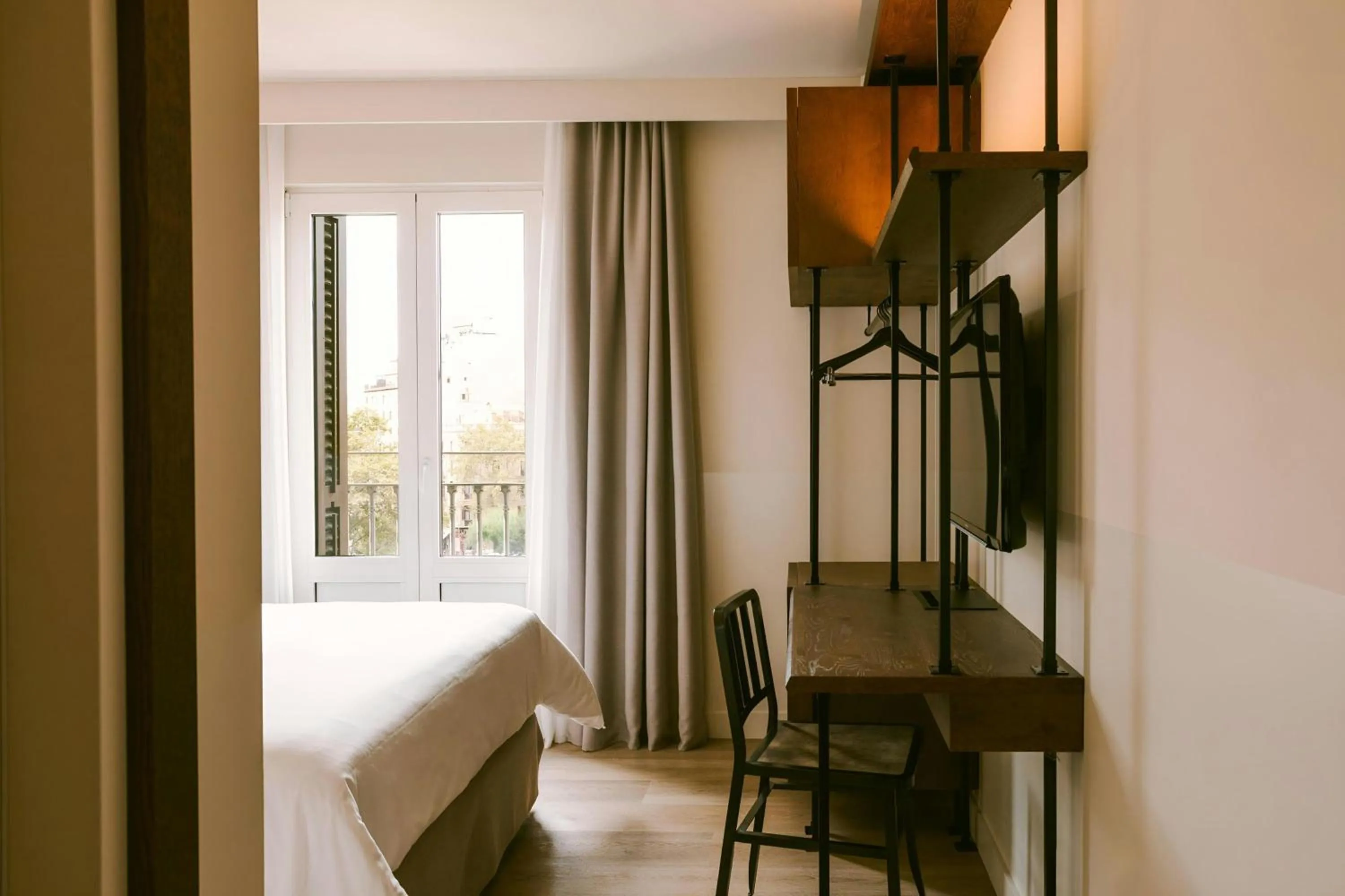 Bedroom, Bed in Casa Luz Hotel Plaça Universitat, Sonder by Marriott Bonvoy