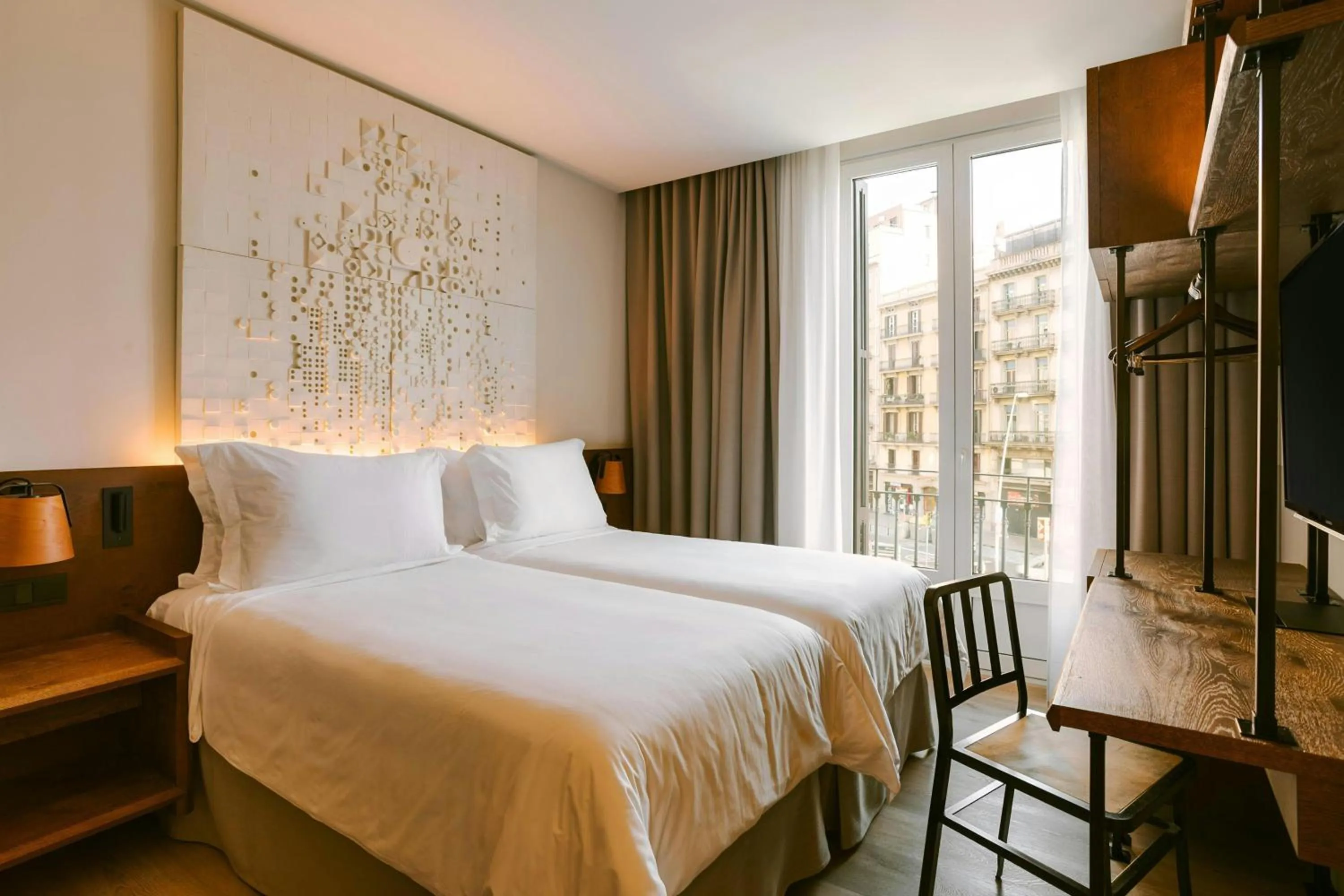 Bedroom, Bed in Casa Luz Hotel Plaça Universitat, Sonder by Marriott Bonvoy