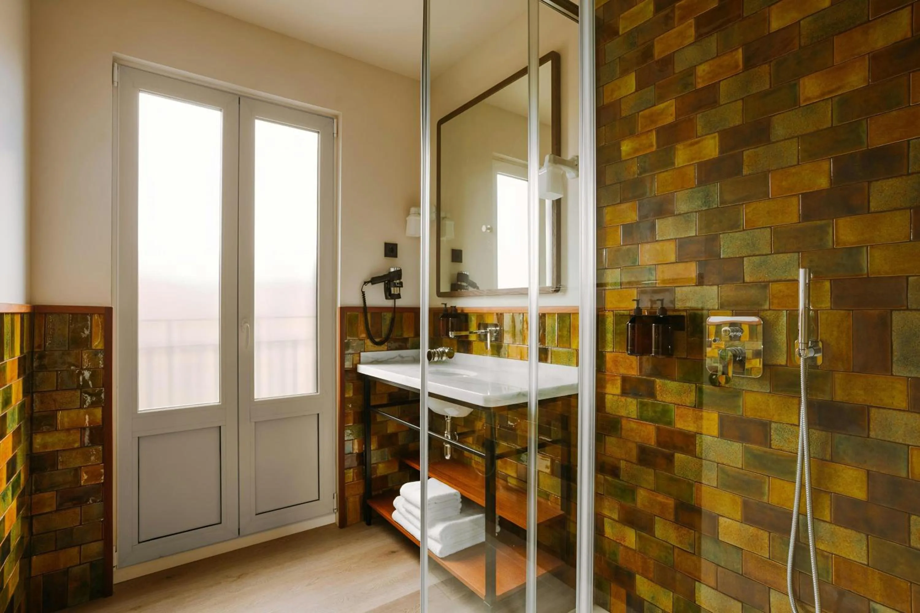 Bathroom in Casa Luz Hotel Plaça Universitat, Sonder by Marriott Bonvoy