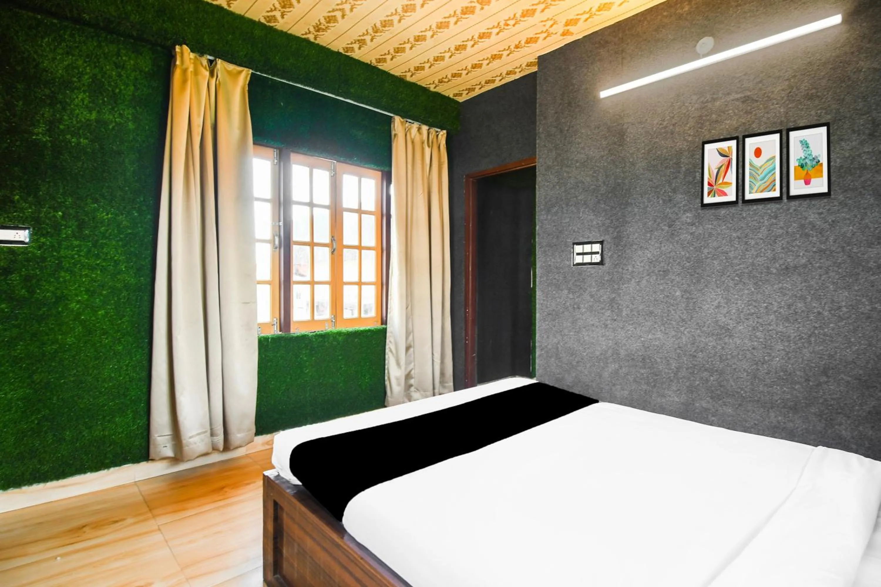 Bedroom, Bed in Super Hotel O Champasari Siliguri formerly Four Fox Suits