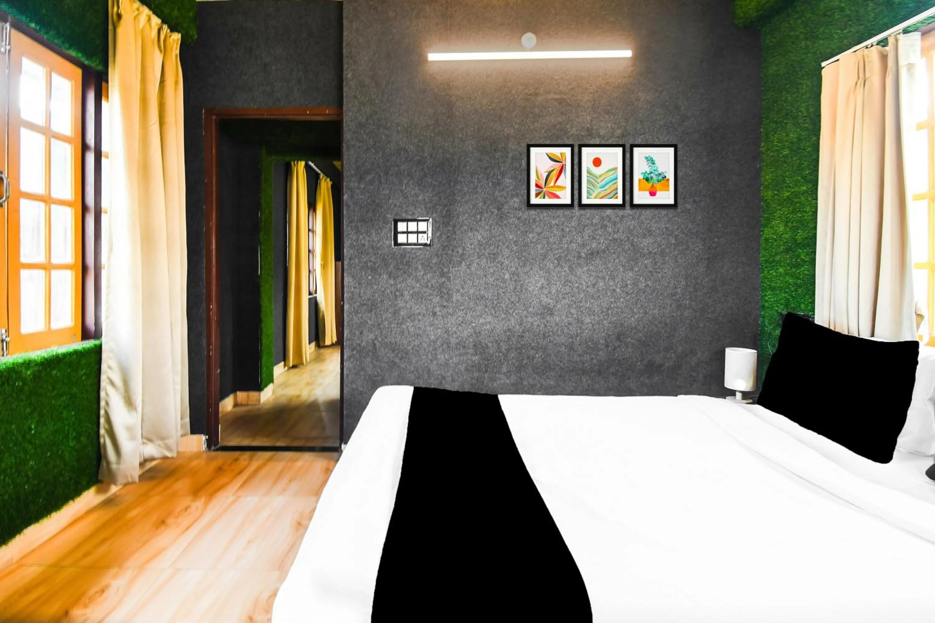 Bedroom, Bed in Super Hotel O Champasari Siliguri formerly Four Fox Suits
