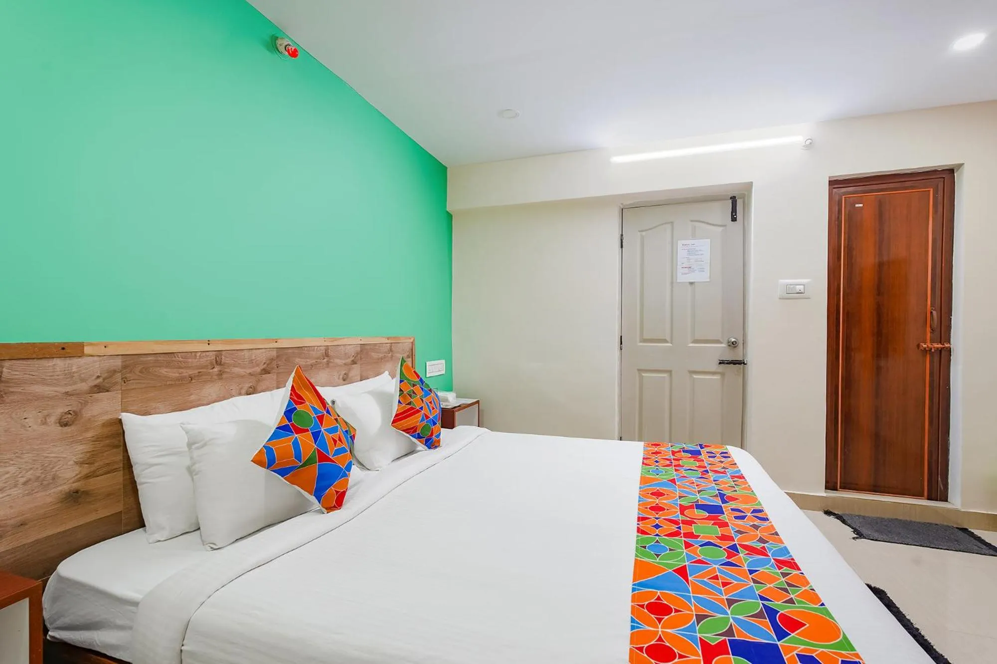 Bed in FabHotel Manyu Inn