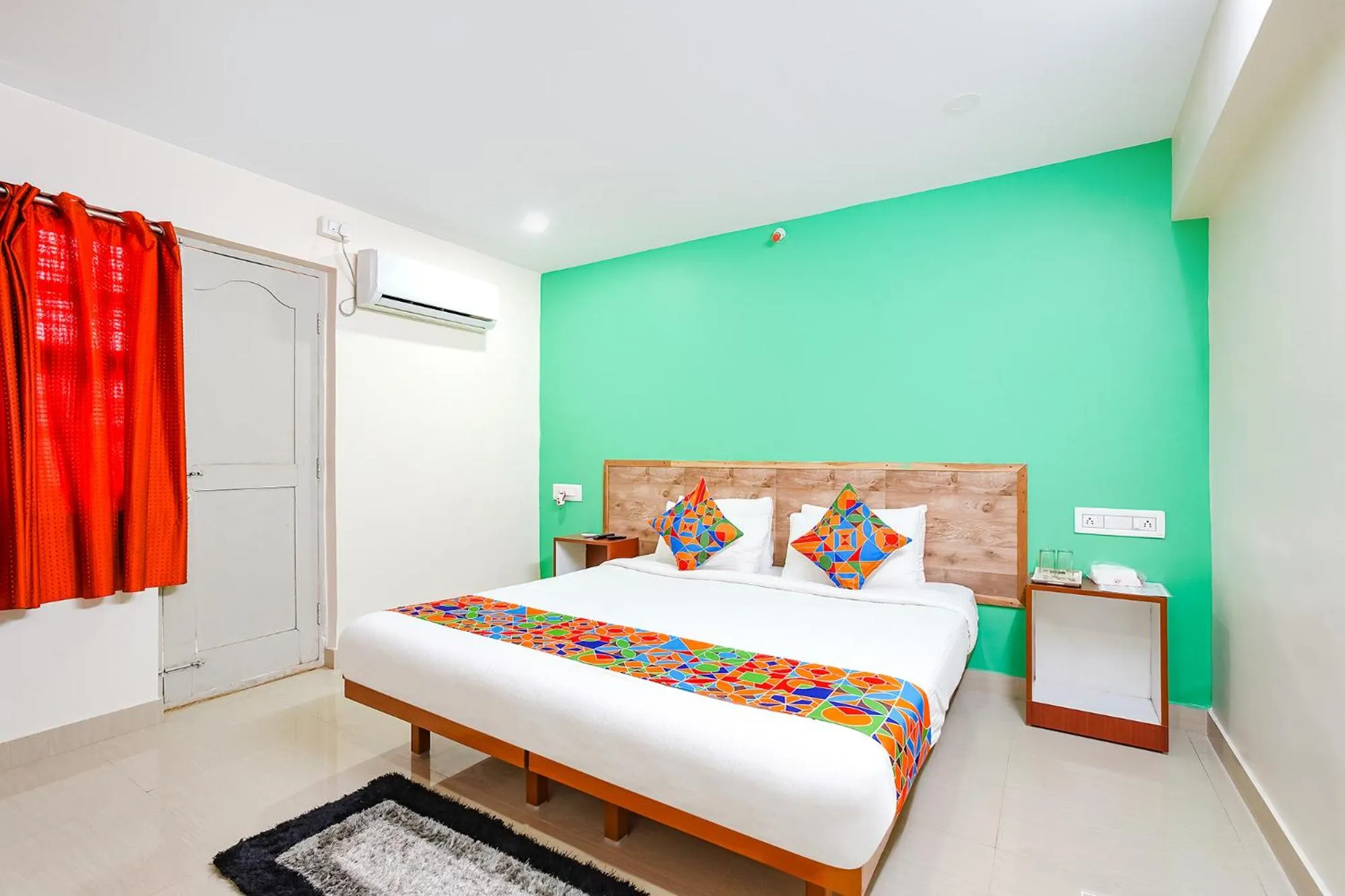 Photo of the whole room, Bed in FabHotel Manyu Inn