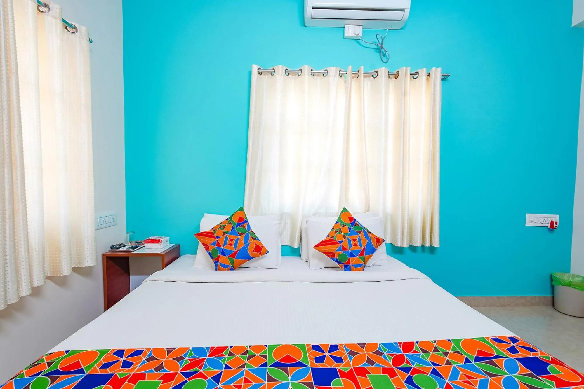 Bed in FabHotel Manyu Inn