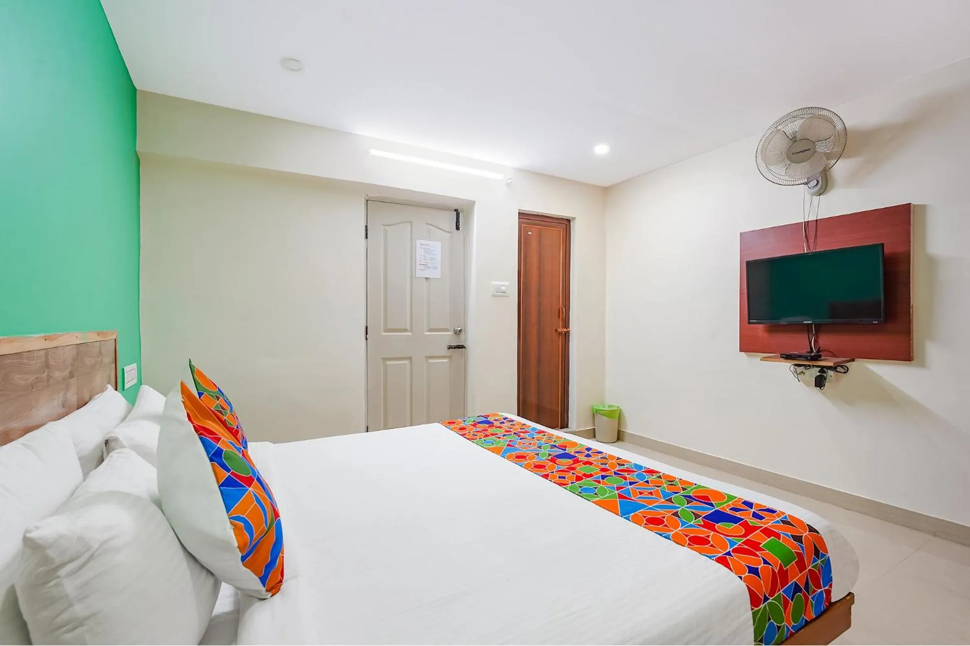 Bed in FabHotel Manyu Inn